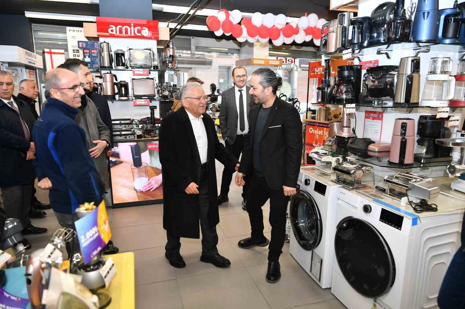 Başkan Büyükkılıç, Suriçi Camikebir Kentsel Dönüşüm Projesi’nde incelemelerde bulundu
