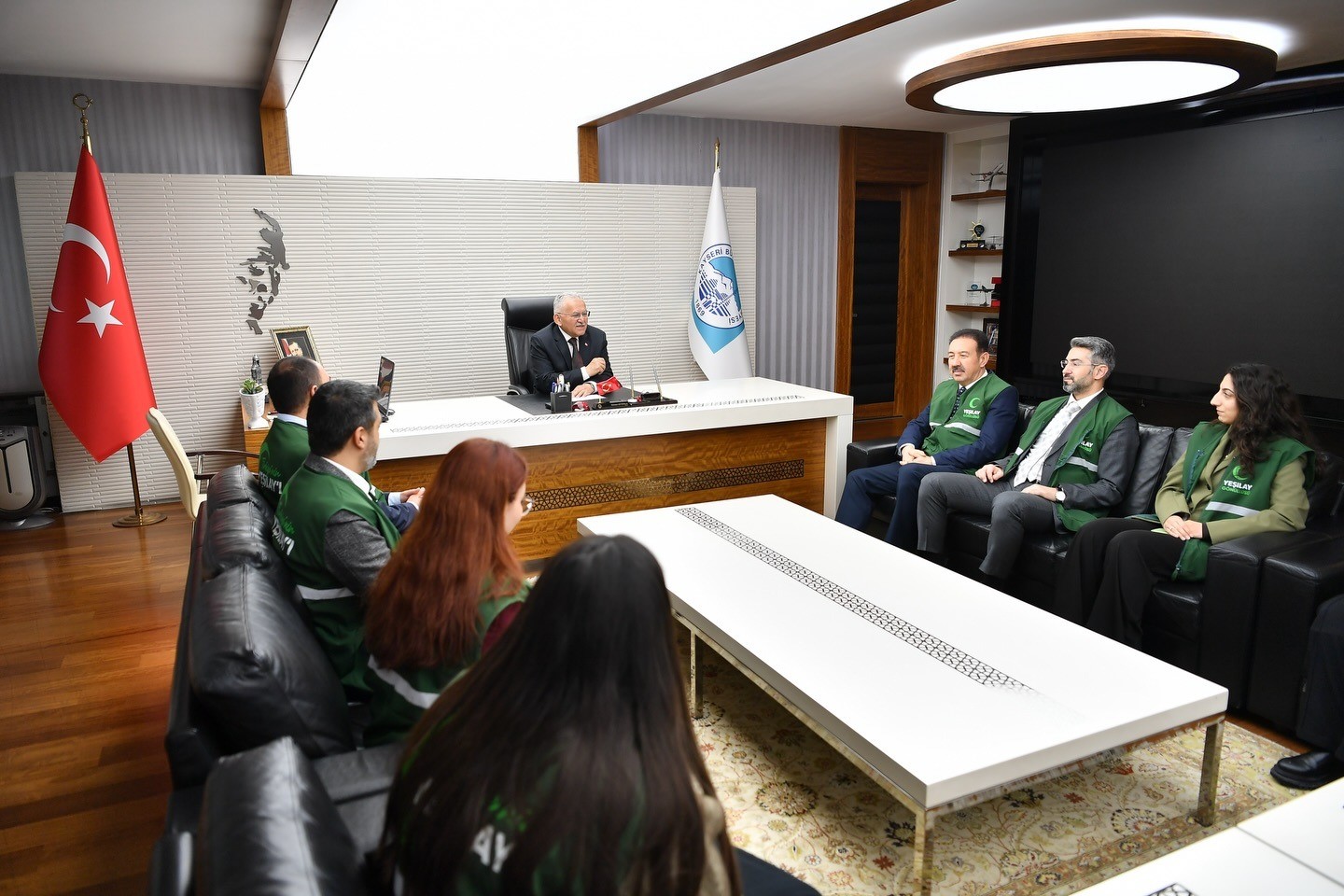 Başkan Büyükkılıç, Yeşilay Kayseri Şubesi’nin yeni yönetimini ağırladı
