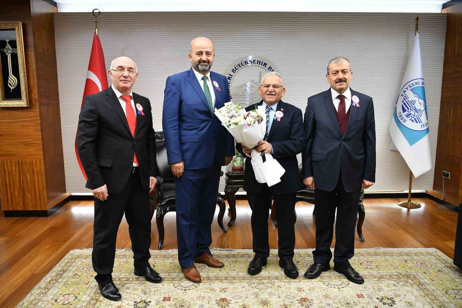 Başkan Büyükkılıç’a 37. Vergi Haftası ziyareti
Başkan Büyükkılıç’a 37. Vergi Haftası ziyareti