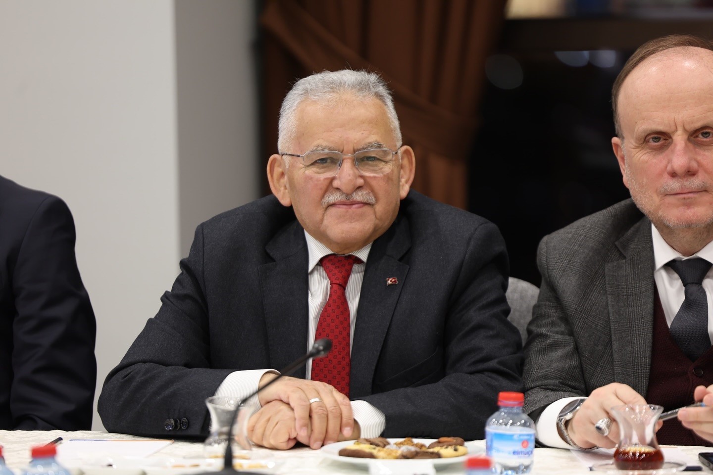 Başkan Büyükkılıç’tan Ankara çıkarması: Spor hedefleri ve yerel yönetim vizyonu masada
Başkan Büyükkılıç’tan Ankara çıkarması: Spor hedefleri ve yerel yönetim vizyonu masada