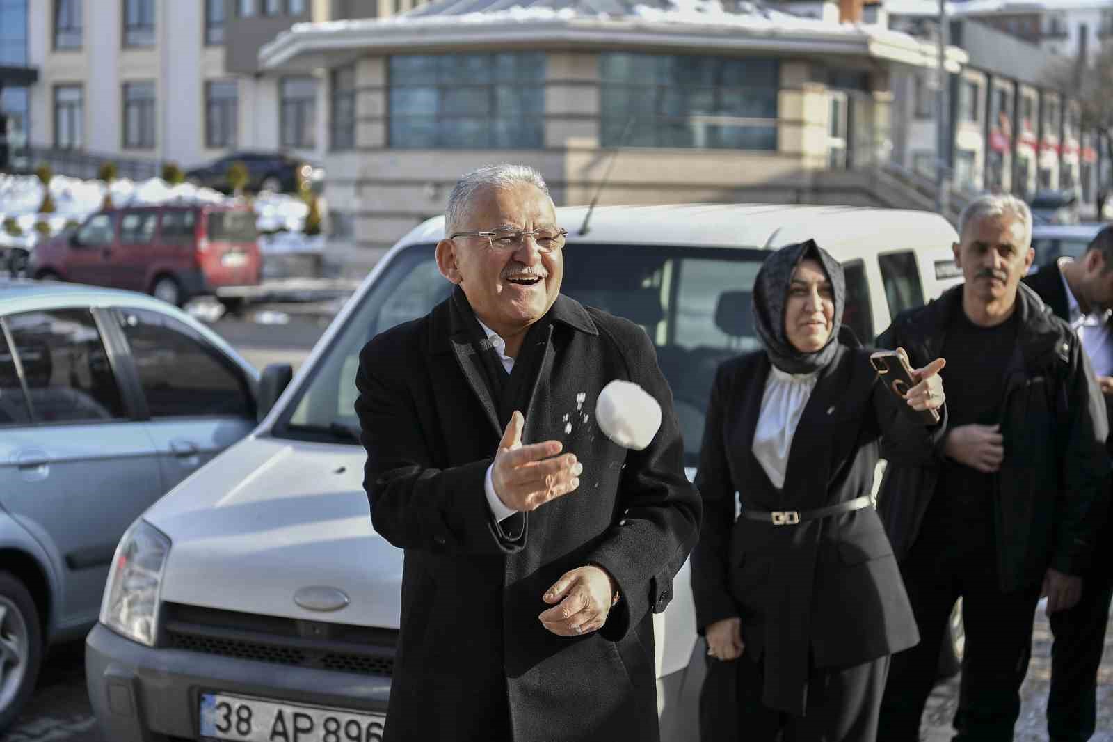 Başkan Büyükkılıç’tan Hacılar’da Ramazan’ı Şerif ziyaretleri
Başkan Büyükkılıç’tan Hacılar’da Ramazan’ı Şerif ziyaretleri