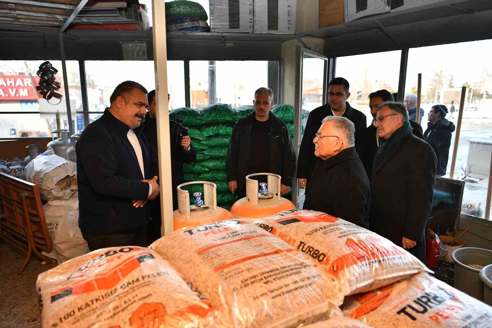 Başkan Büyükkılıç’tan Hacılar’da Ramazan’ı Şerif ziyaretleri
Başkan Büyükkılıç’tan Hacılar’da Ramazan’ı Şerif ziyaretleri