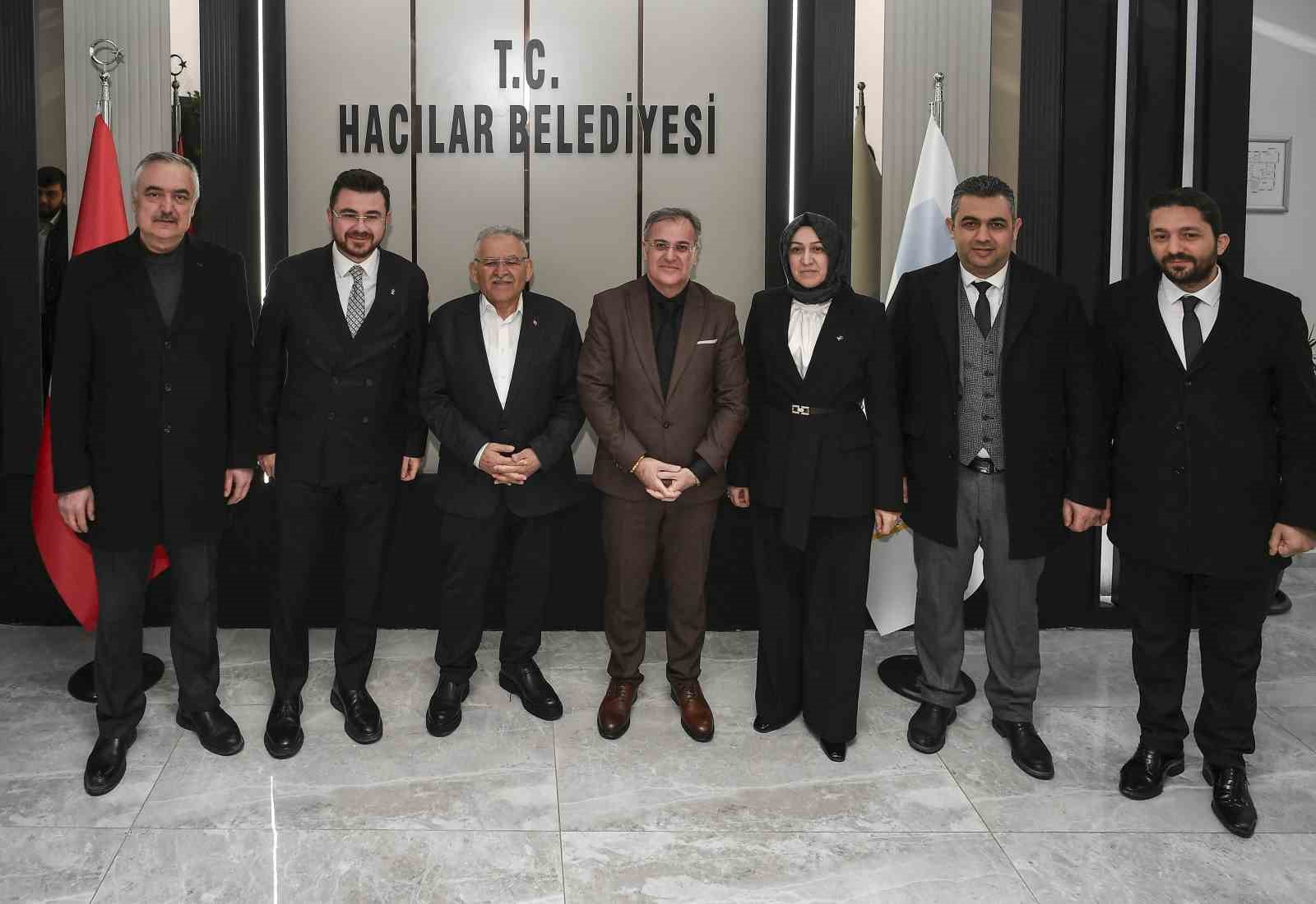Başkan Büyükkılıç’tan Hacılar’da Ramazan’ı Şerif ziyaretleri
Başkan Büyükkılıç’tan Hacılar’da Ramazan’ı Şerif ziyaretleri