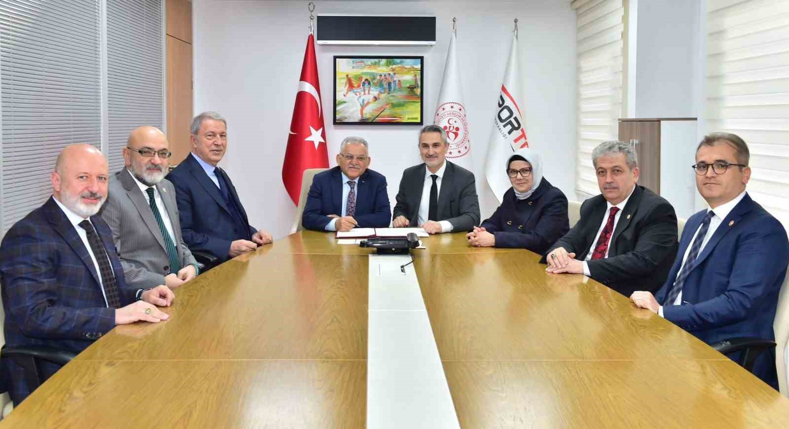 Başkan Büyükkılıç’tan Kayseri sporuna dev hamle: Başkentte imzalar atıldı
