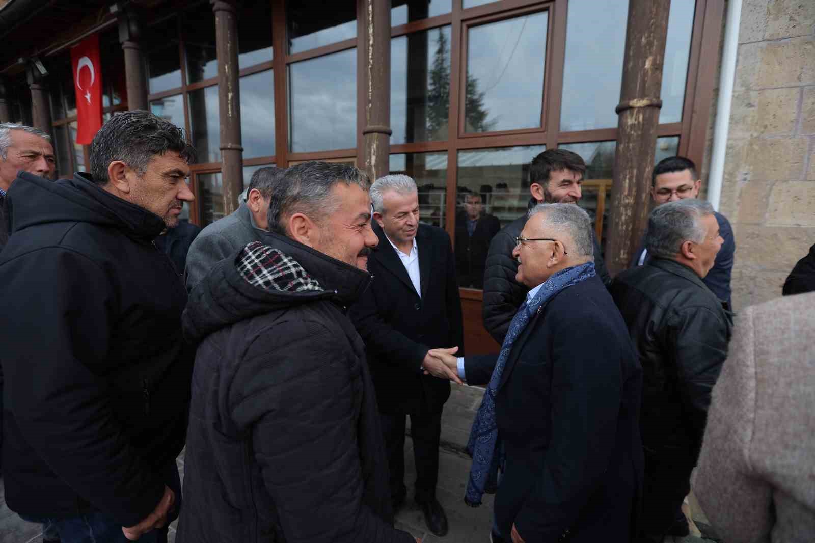 Başkan Büyükkılıç’tan Yahyalı ve Yeşilhisar’a Ramazan ayı ziyaretleri
Başkan Büyükkılıç’tan Yahyalı ve Yeşilhisar’a Ramazan ayı ziyaretleri