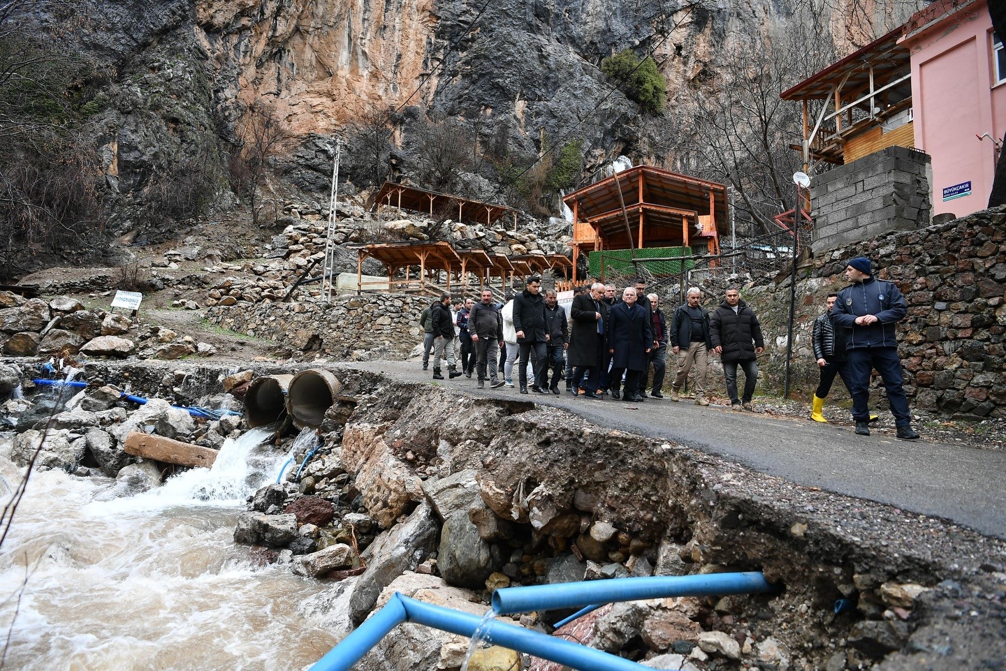 Başkan Büyükkılıç’tan Yahyalı’ya ’geçmiş olsun’ ziyareti
