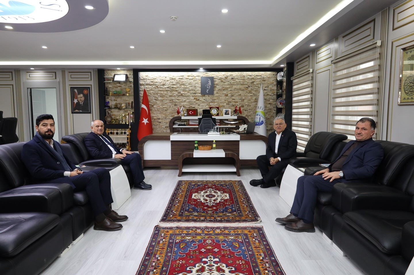 Başkan Büyükkılıç’tan Yahyalı’ya ’geçmiş olsun’ ziyareti
