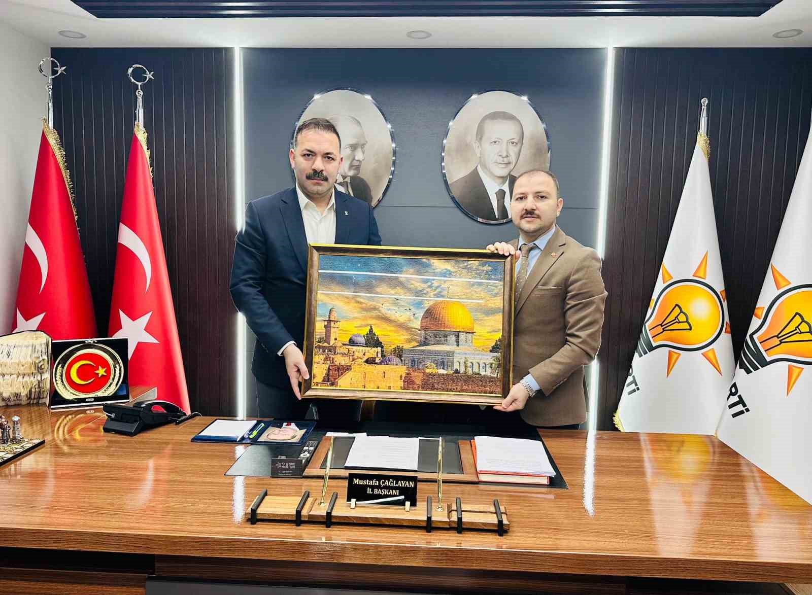 Başkan Çağlayan’a "Mescid-i Aksa" tablolu ziyaret
