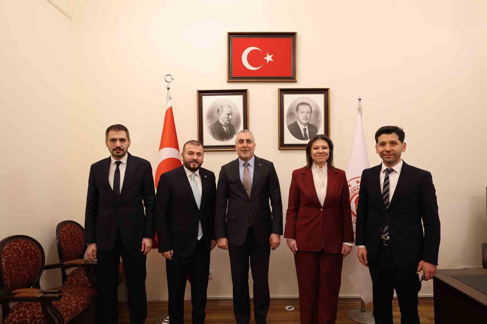 Başkan Candaroğlu’ndan Ankara çıkarması
Başkan Candaroğlu’ndan Ankara çıkarması