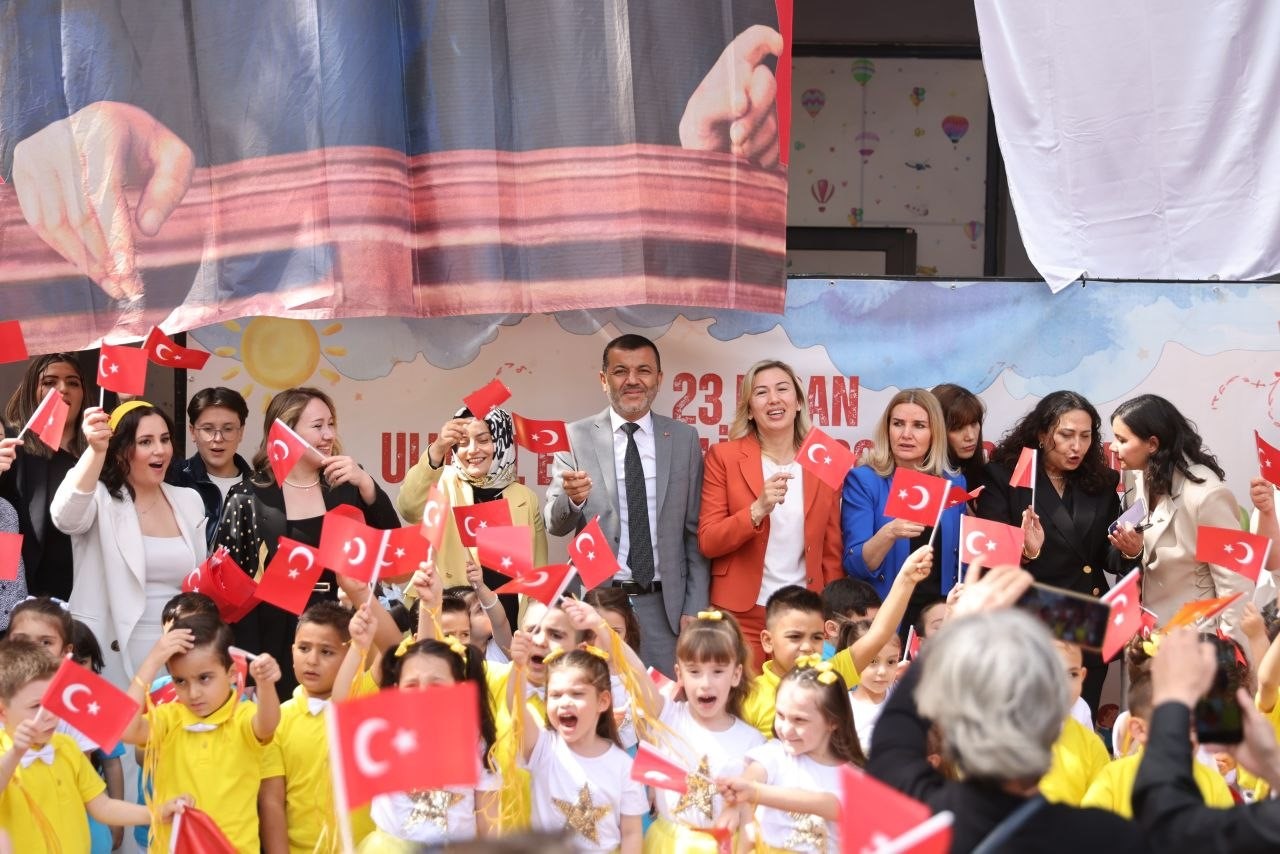 Başkan Çavuşoğlu: "Şehrin kaynaklarını çocuklarımız için seferber ediyoruz"
