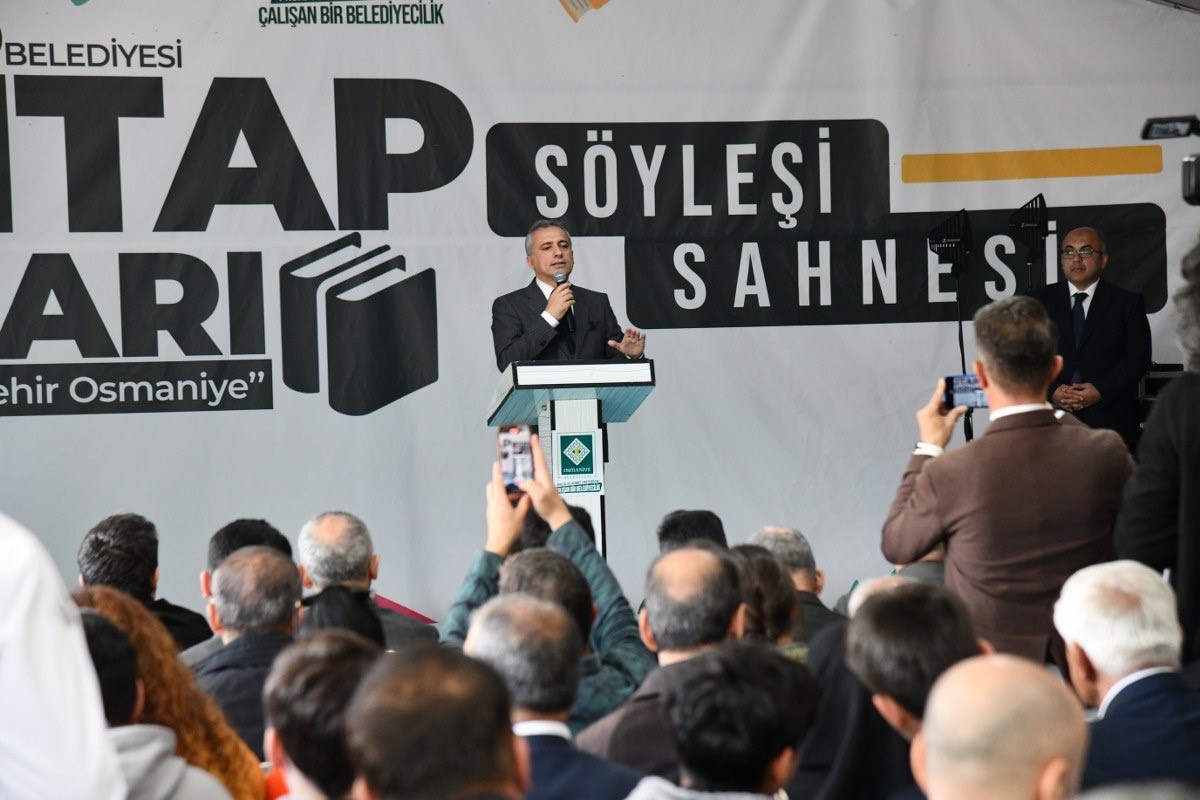 Başkan Çenet: "Osmaniye, edebiyatçılarıyla da mümbit bir coğrafya"
Başkan Çenet: "Osmaniye, edebiyatçılarıyla da mümbit bir coğrafya"