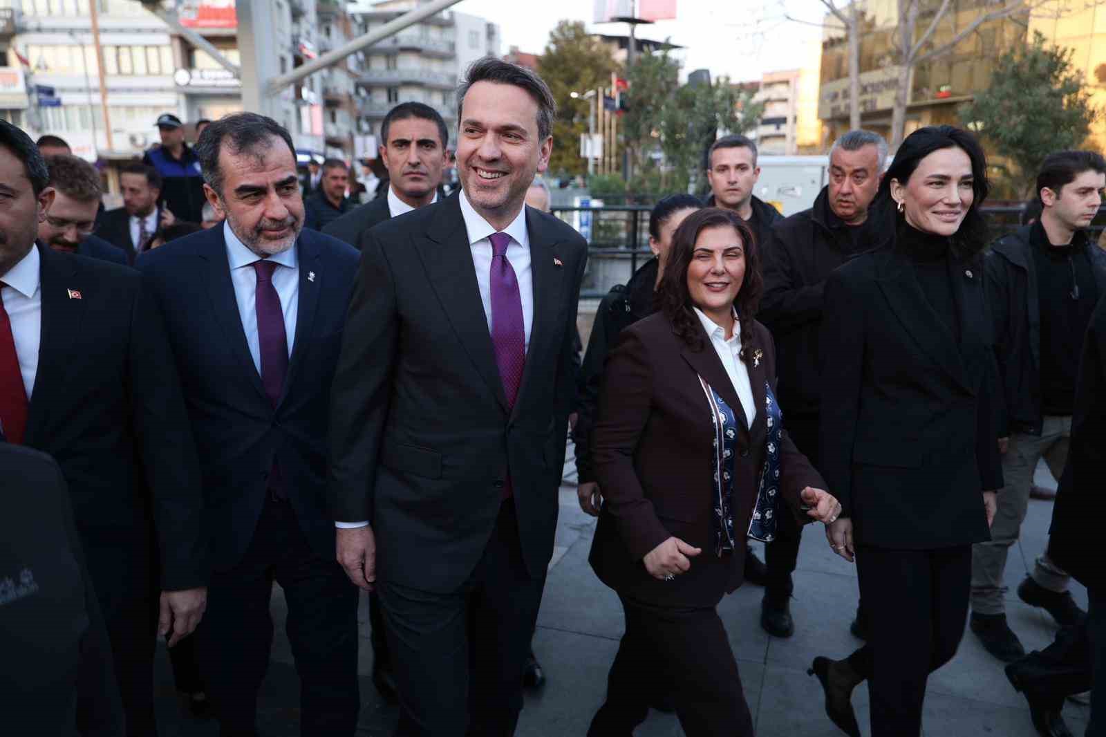 Başkan Çerçioğlu, Bakan Bayraktar ile birlikte iftarda vatandaşlarla bir araya geldi
Başkan Çerçioğlu, Bakan Bayraktar ile birlikte iftarda vatandaşlarla bir araya geldi