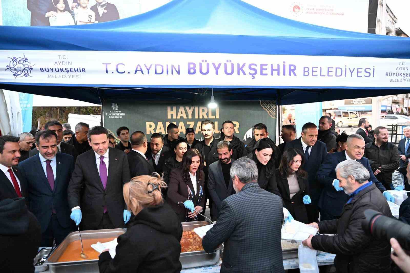 Başkan Çerçioğlu, Bakan Bayraktar ile birlikte iftarda vatandaşlarla bir araya geldi
Başkan Çerçioğlu, Bakan Bayraktar ile birlikte iftarda vatandaşlarla bir araya geldi