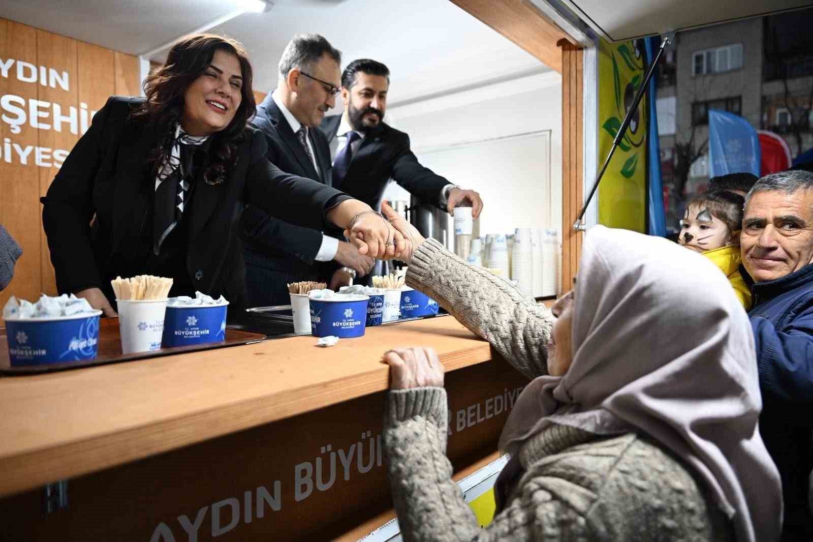 Başkan Çerçioğlu, İncirliova’da vatandaşlarla iftar sofrasında buluştu
Başkan Çerçioğlu, İncirliova’da vatandaşlarla iftar sofrasında buluştu