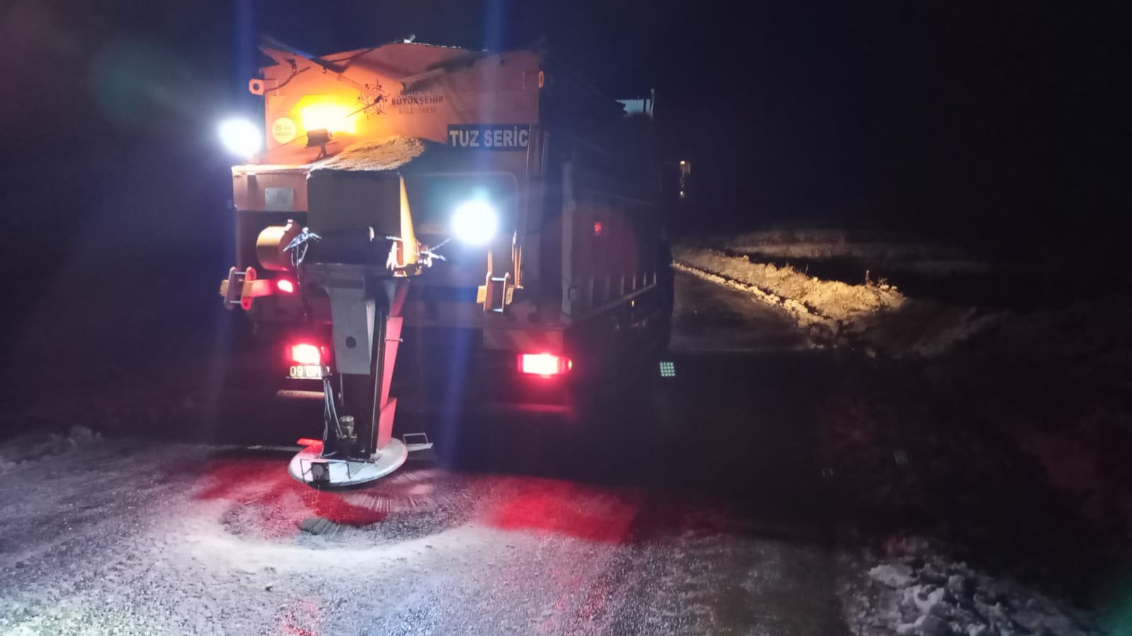 Başkan Çerçioğlu: "Karla mücadele çalışmalarımız aralıksız devam ediyor"
