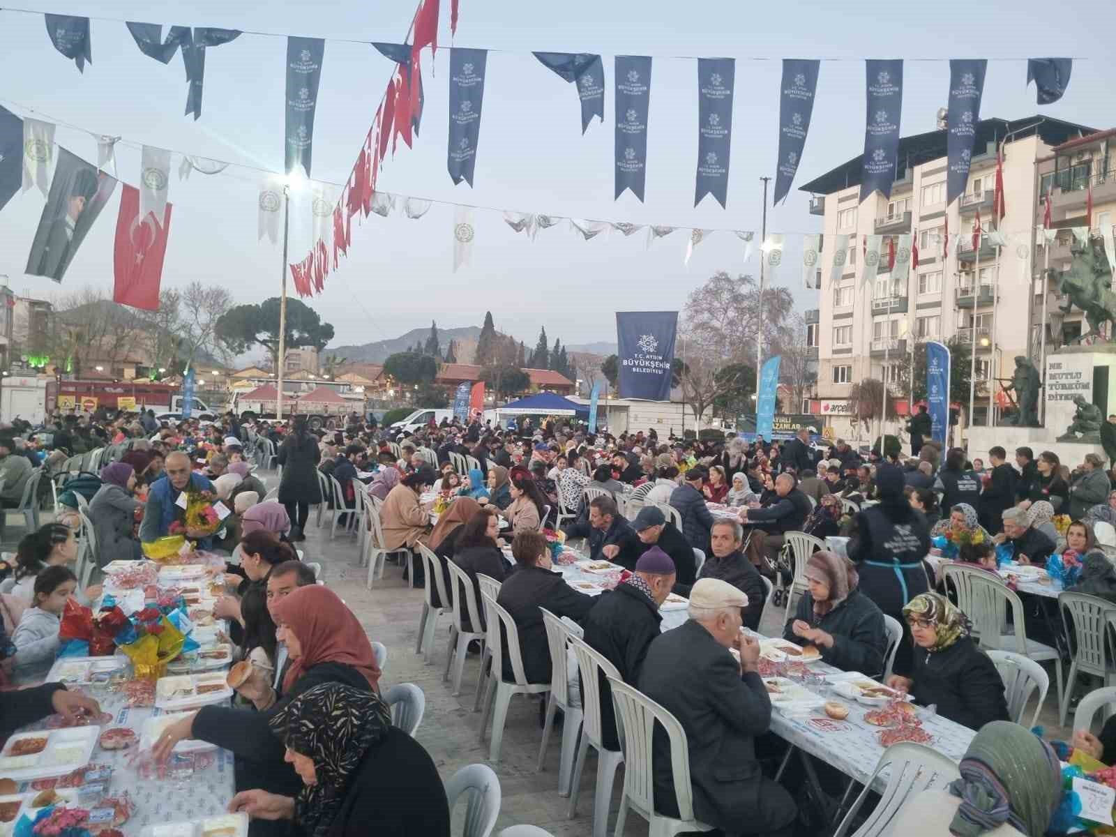 Başkan Çerçioğlu Ramazan ayının bereketini Aydın’ın dört bir yanına taşımayı sürdürüyor

