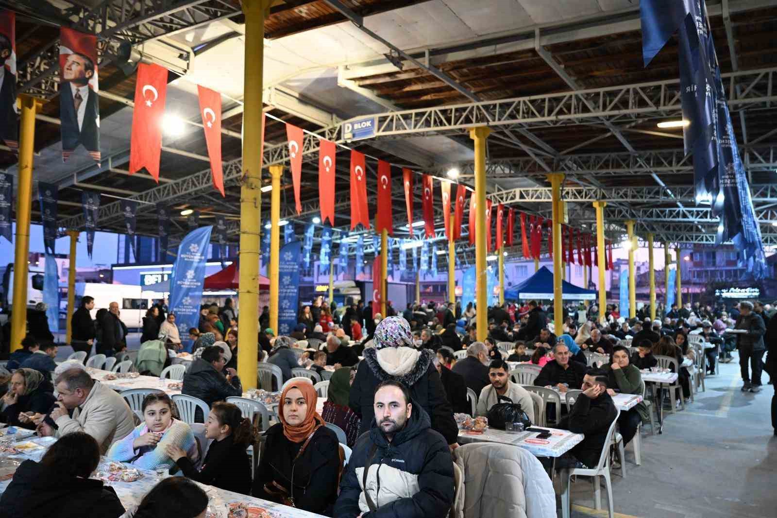 Başkan Çerçioğlu Söke’de kurulan iftar sofrasında vatandaşlarla buluştu
