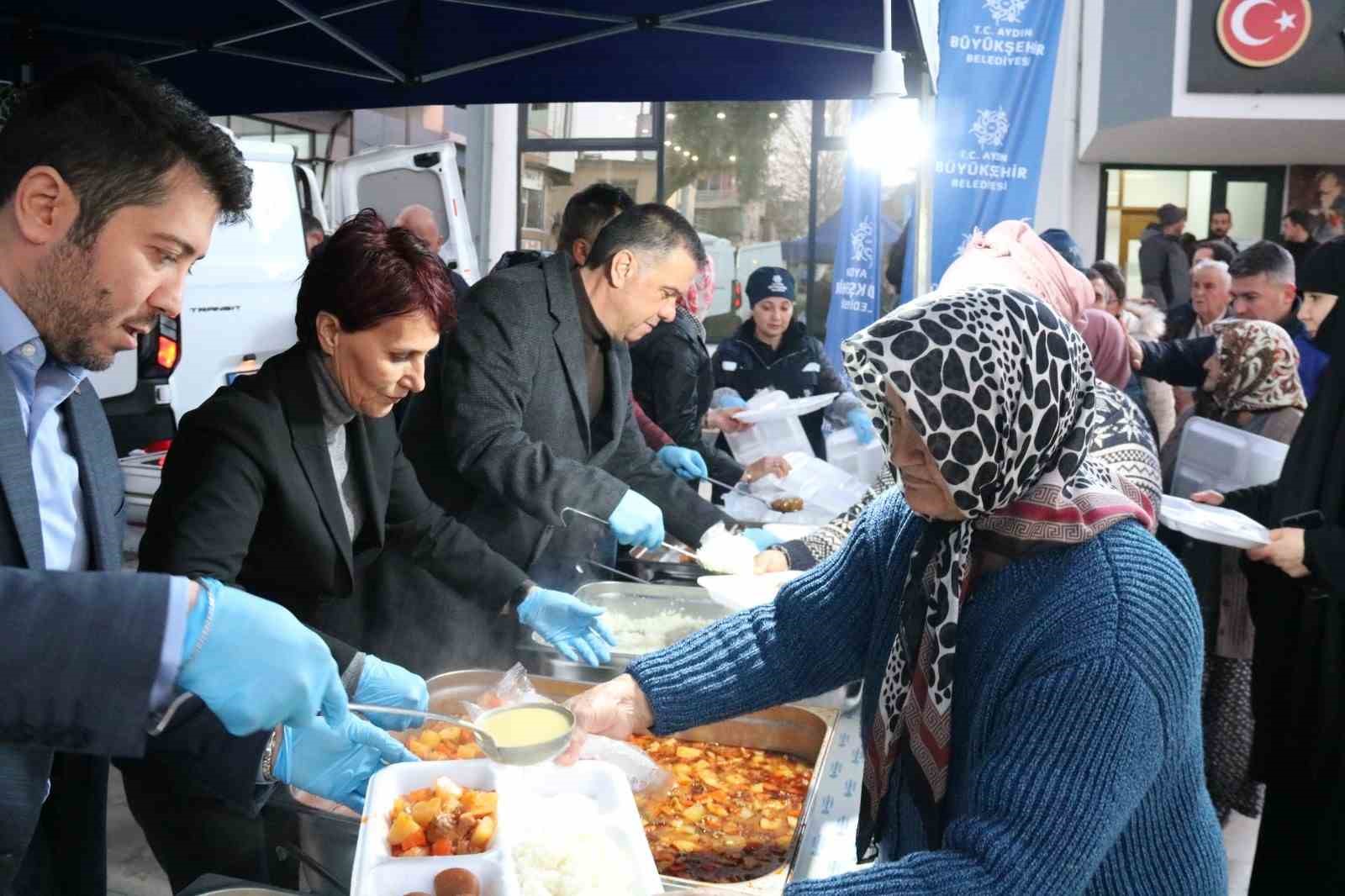 Başkan Çerçioğlu vatandaşları iftar sofrasında buluşturdu

