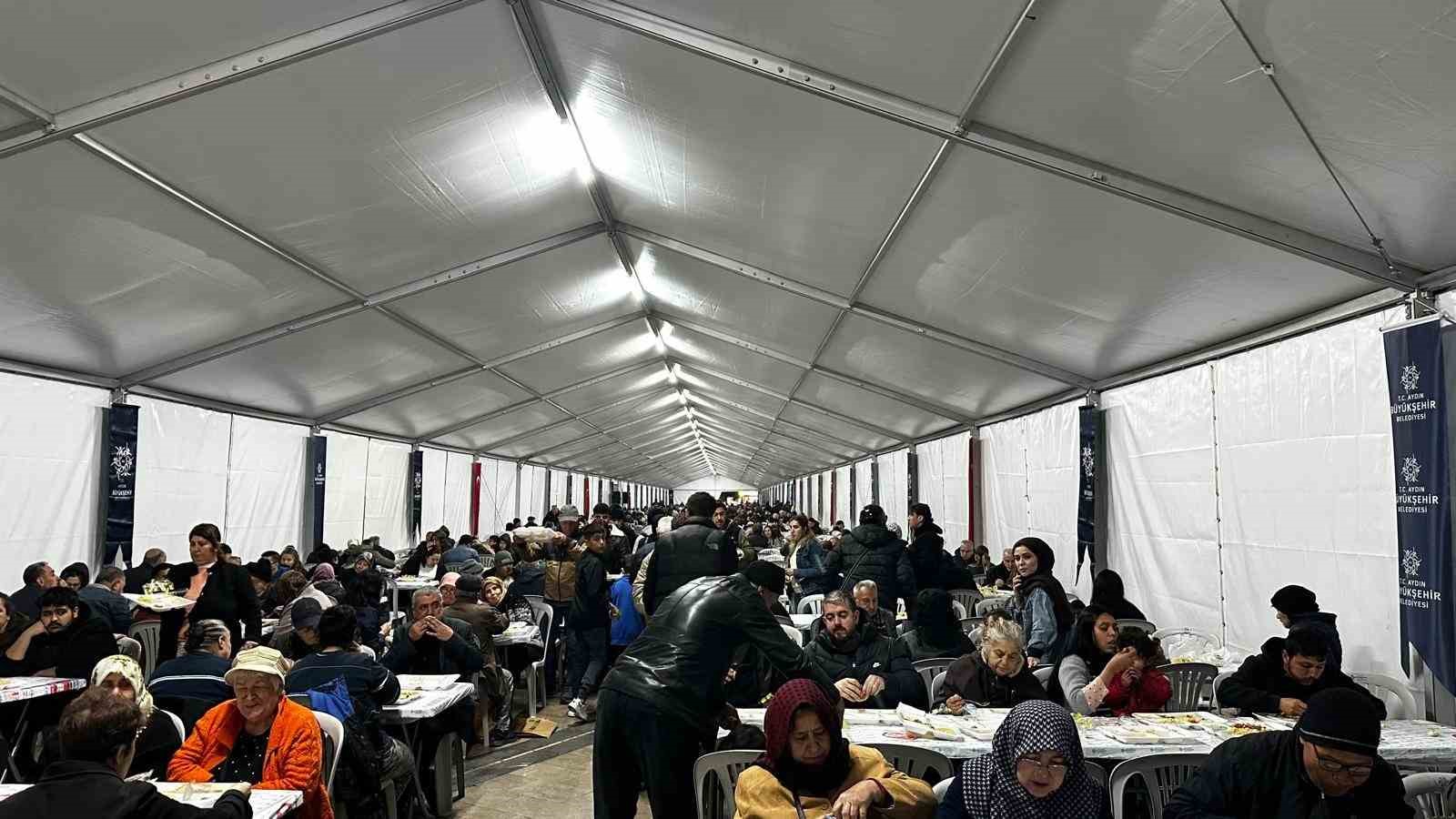 Başkan Çerçioğlu, vatandaşları iftar sofrasında buluşturuyor
