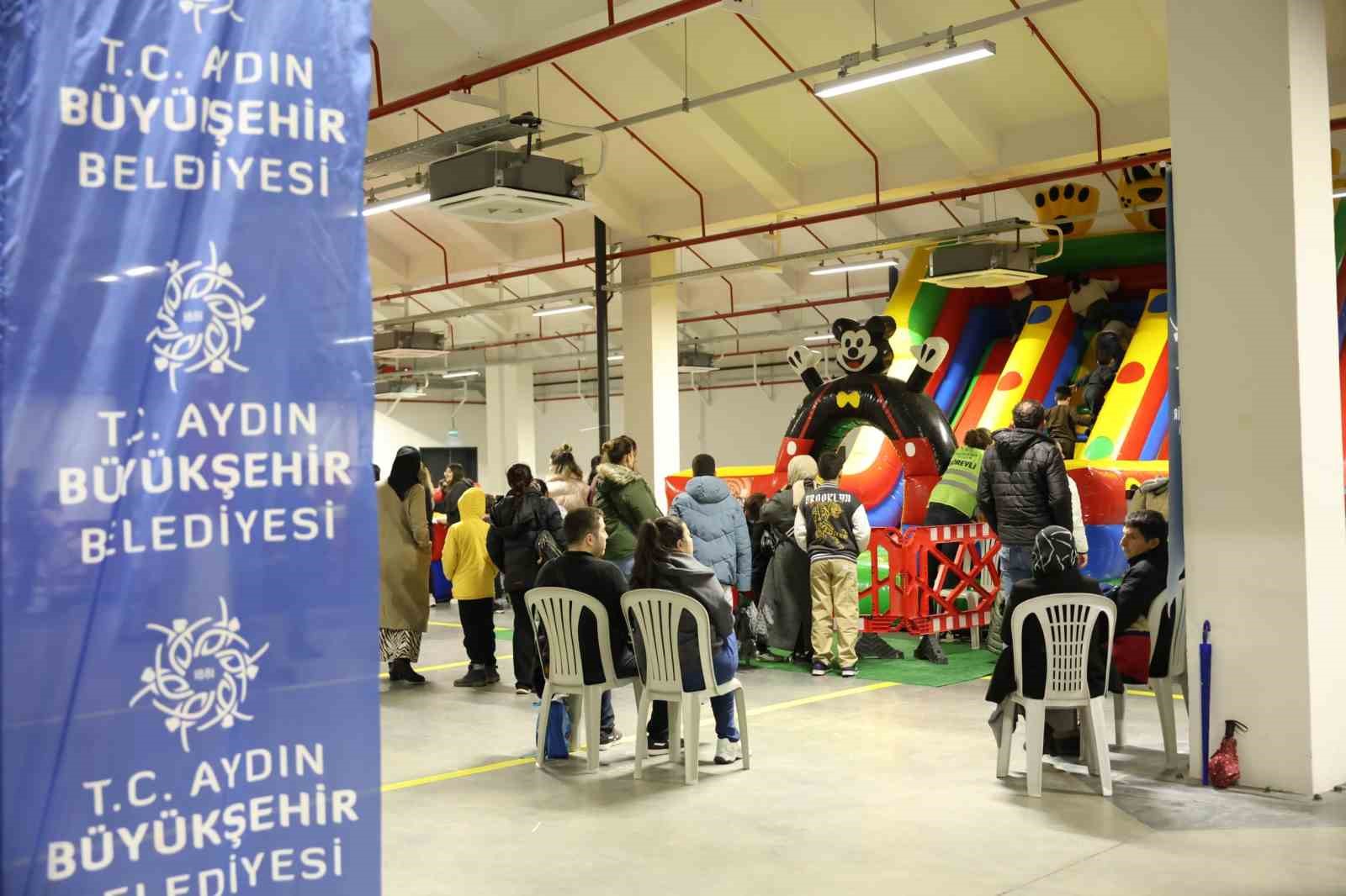 Başkan Çerçioğlu vatandaşları Ramazan etkinlikleri ile buluşturuyor
Başkan Çerçioğlu vatandaşları Ramazan etkinlikleri ile buluşturuyor