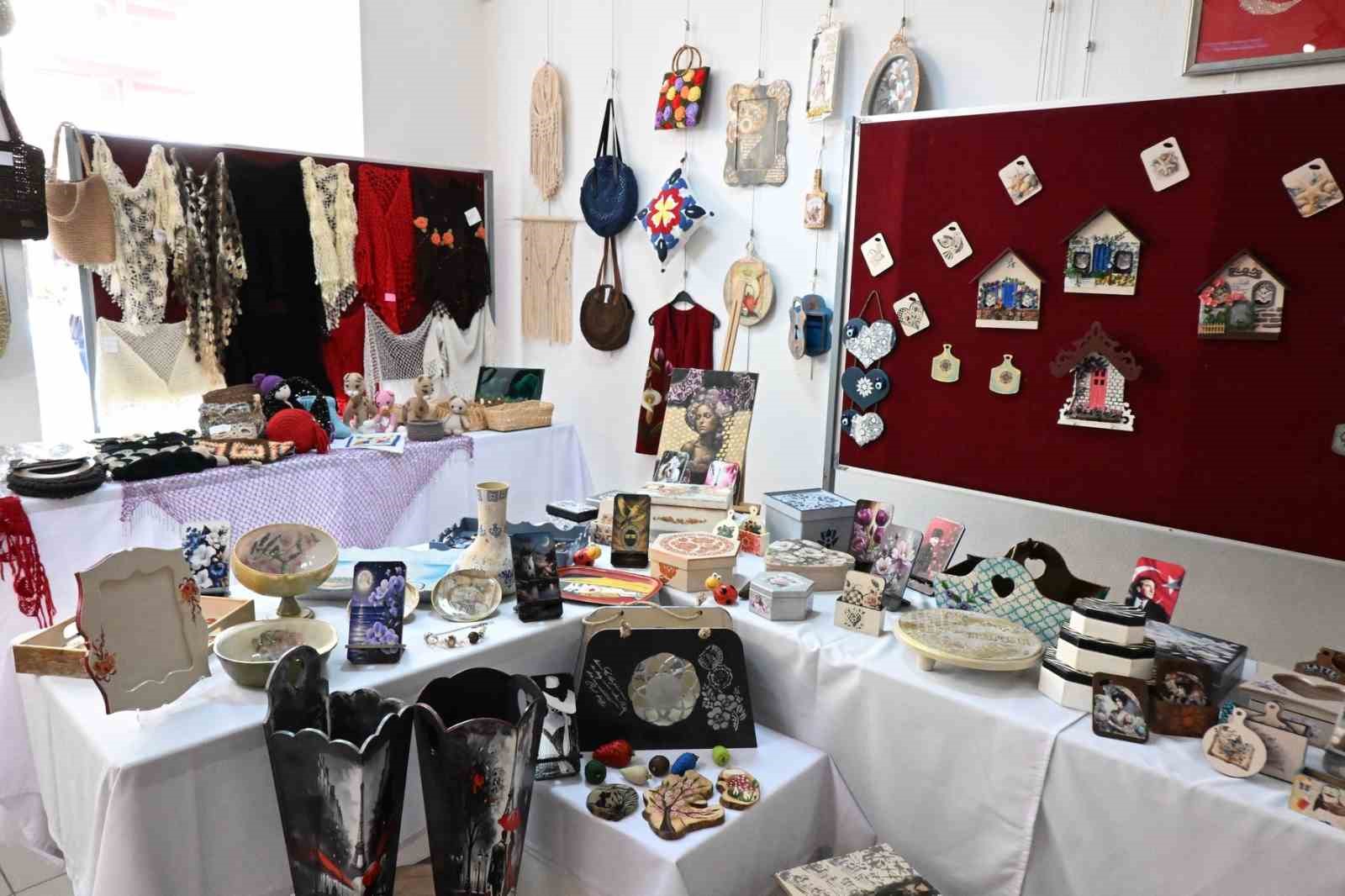 Başkan Çerçioğlu’ndan Dünya Kadınlar Günü dolayısıyla ’Kadının İzi’ sergisi
