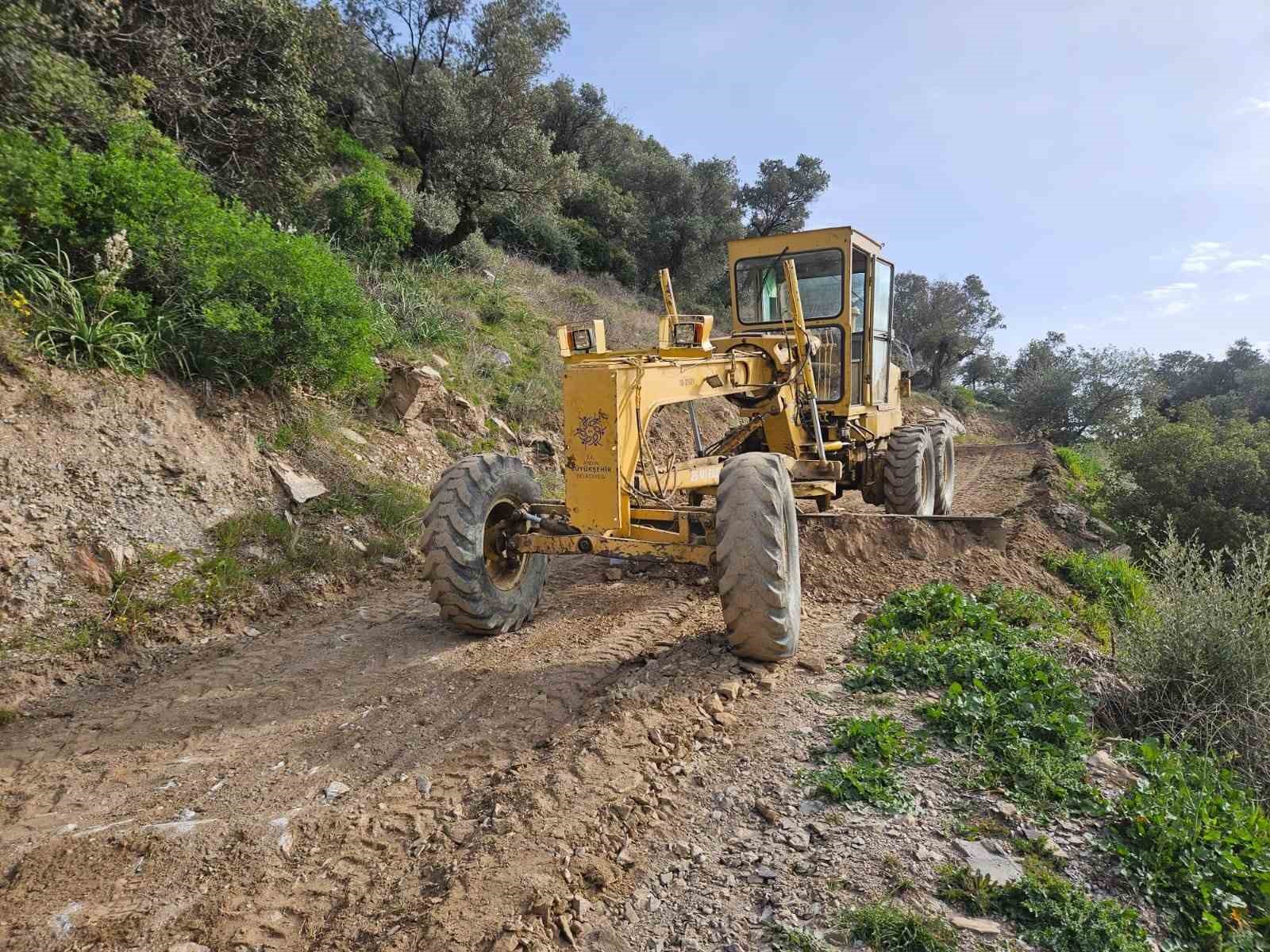 Başkan Çerçioğlu’nun çalışmalarıyla kırsal mahallelerin yolları yenileniyor
