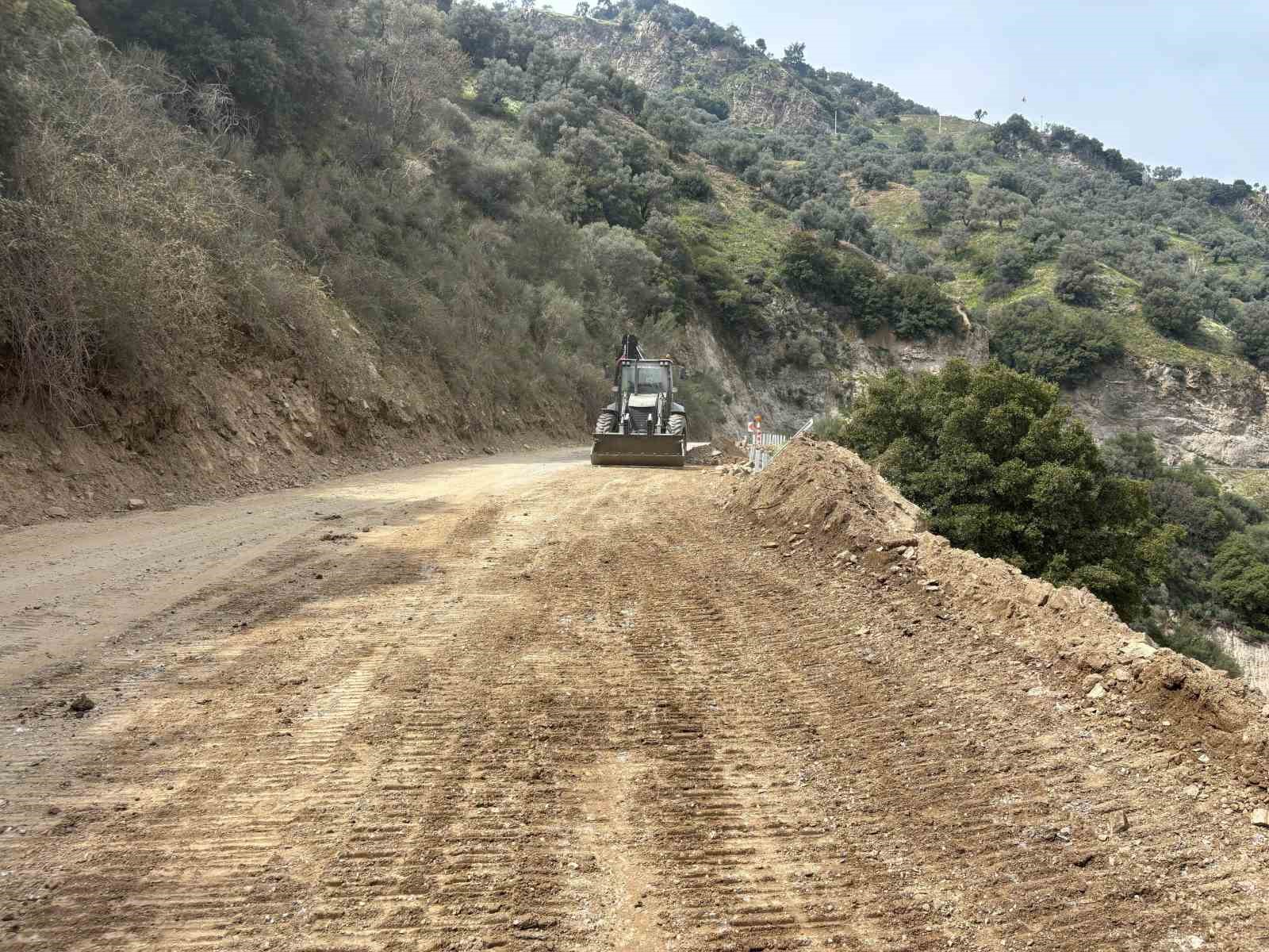 Başkan Çerçioğlu’nun çalışmalarıyla kırsal mahallelerin yolları yenileniyor
