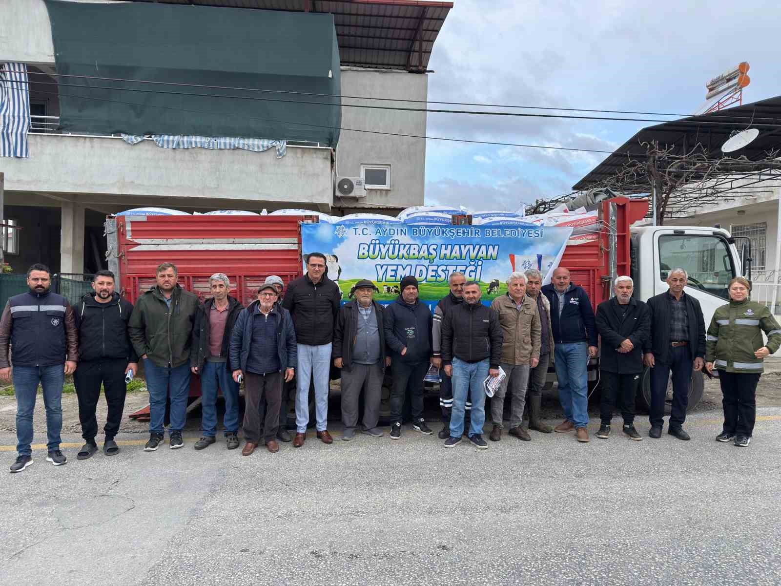 Başkan Çerçioğlu’nun küçük üreticilere yem destekleri devam ediyor
