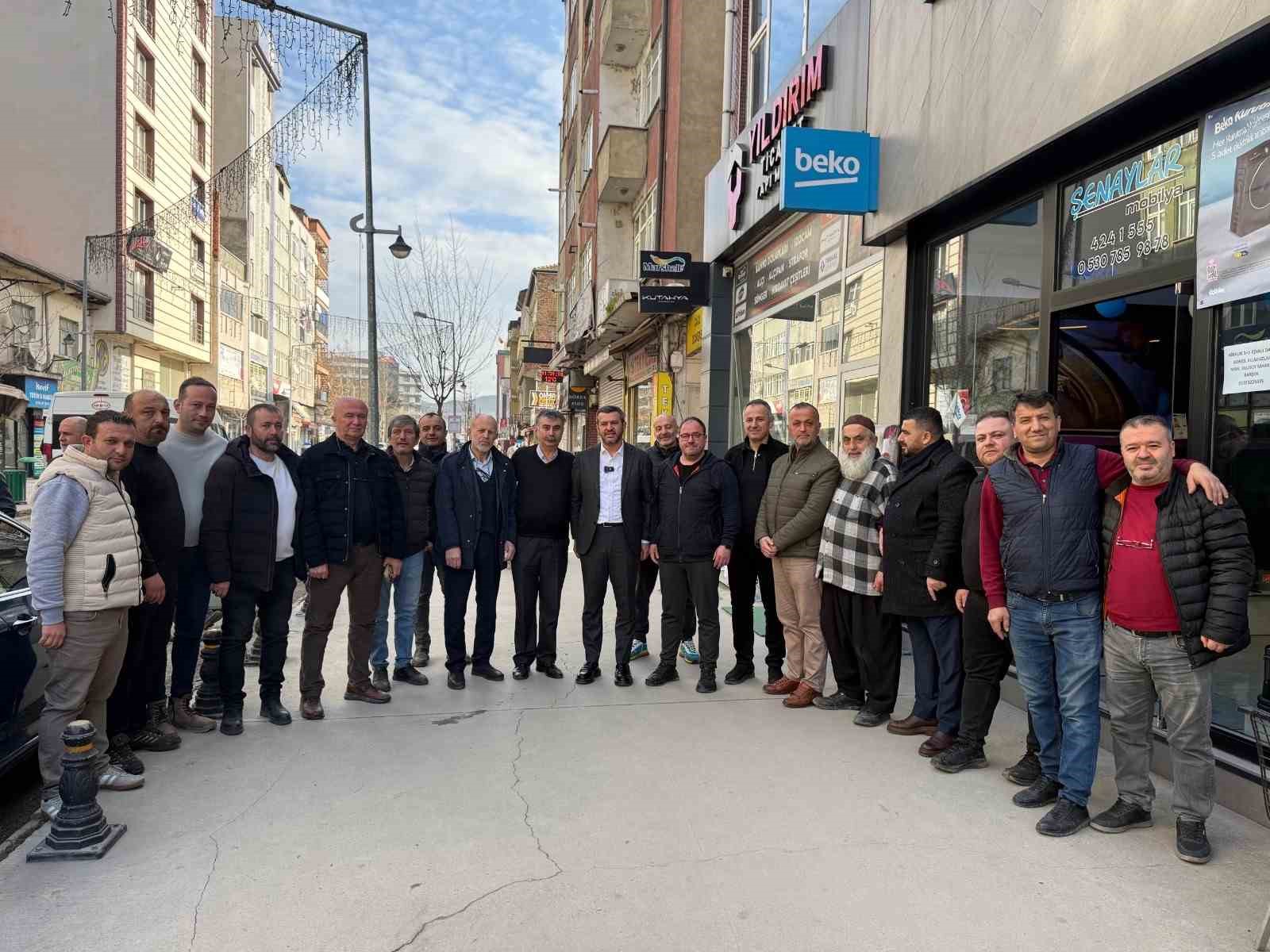Başkan Çetinkaya Ankara Caddesi’nde esnaf ve vatandaşlarla buluştu
