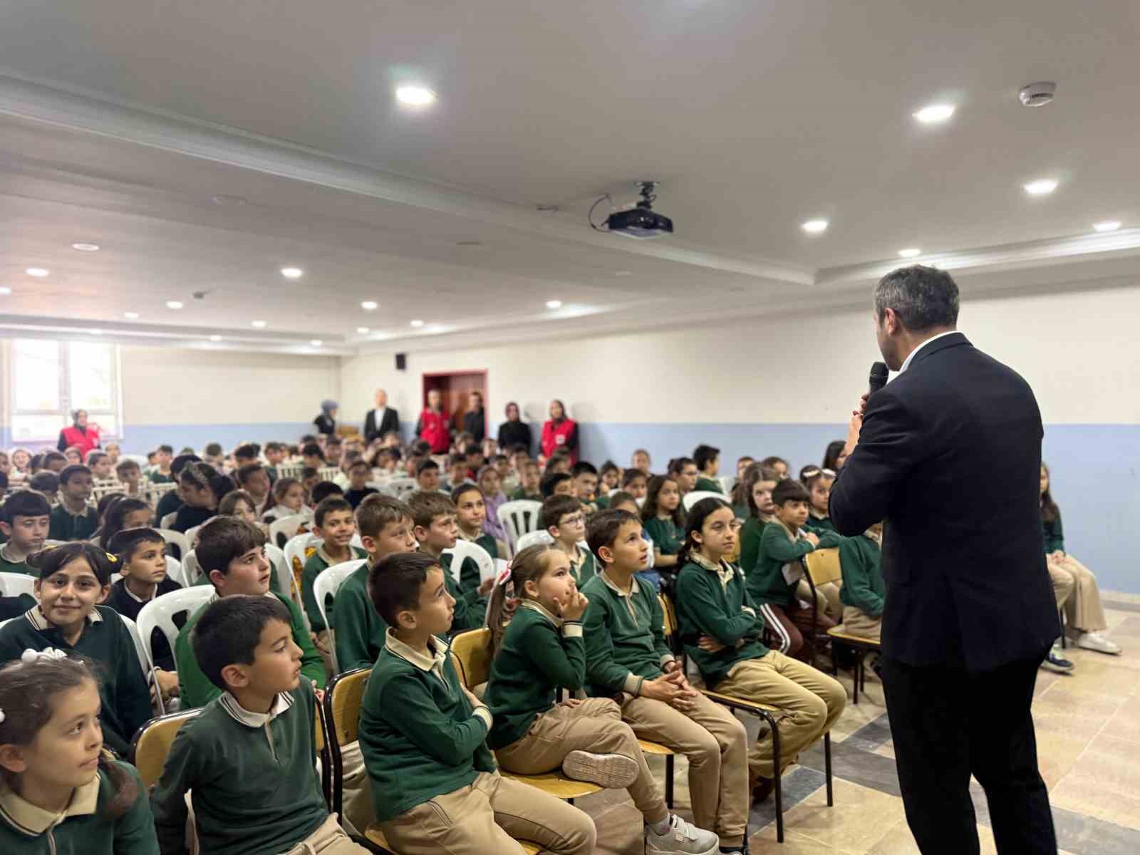 Başkan Çetinkaya, öğrencilerle bir araya geldi
