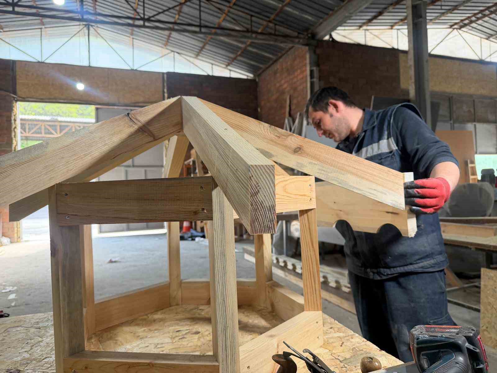 Başkan Çetinkaya’dan üretim hamlesi: Belediye marangozhanesinin kapasitesi 3 kat arttı
