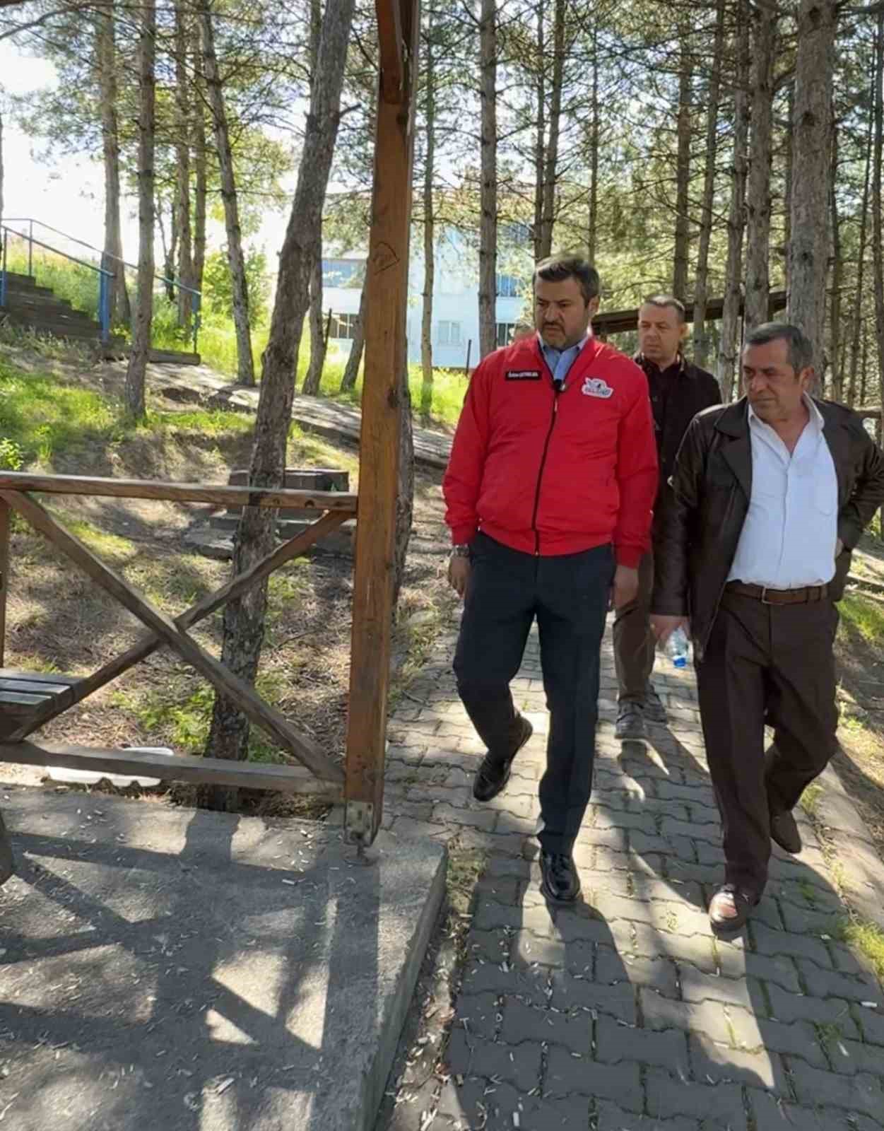 Başkan Çetinkaya’nın park gezisinde gördüğü manzara sonrası ilginç tepkisi
