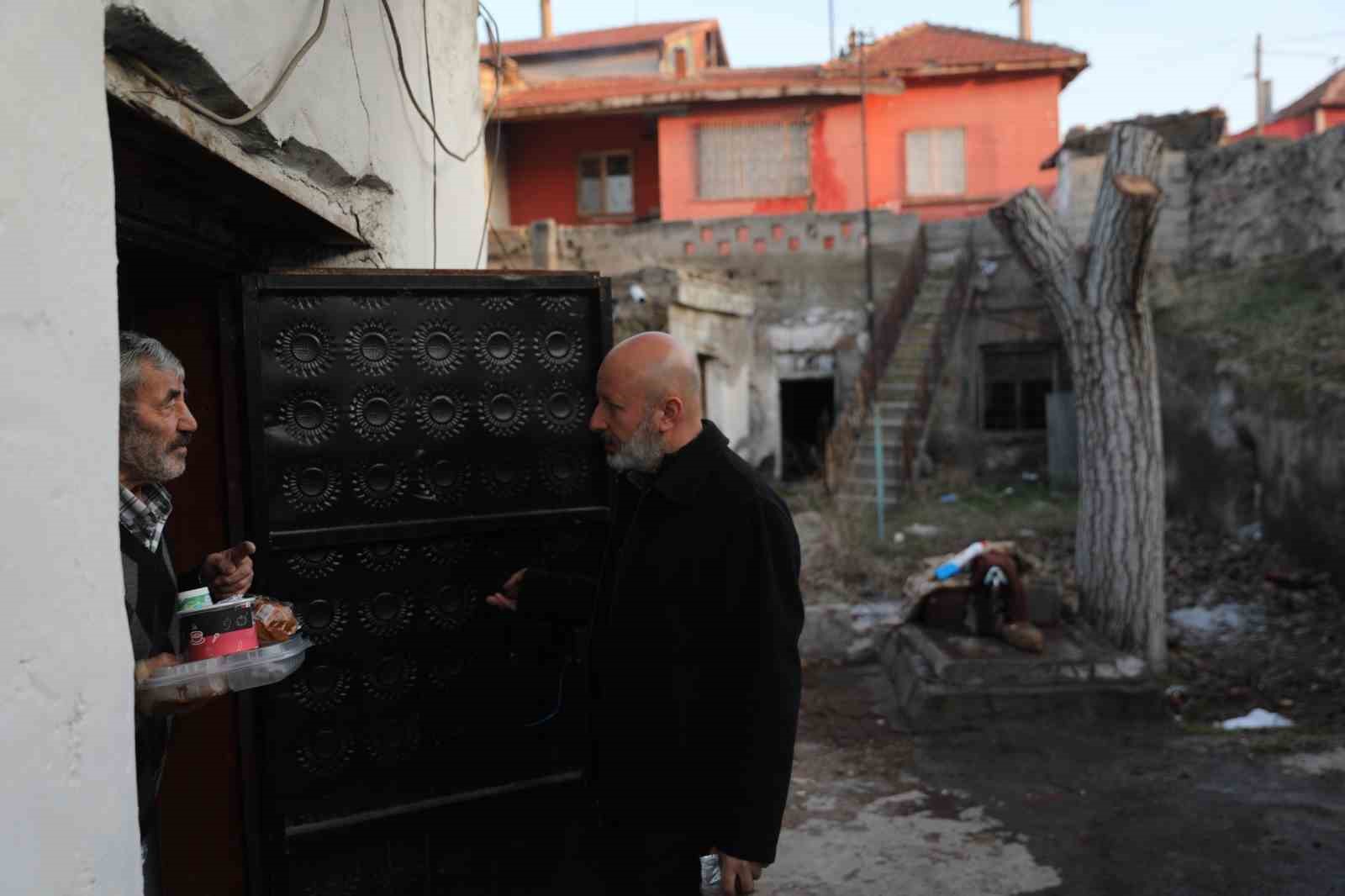 Başkan Çolakbayrakdar: "Büyüklerimizin hayır duası, bizim en büyük gücümüzdür"
