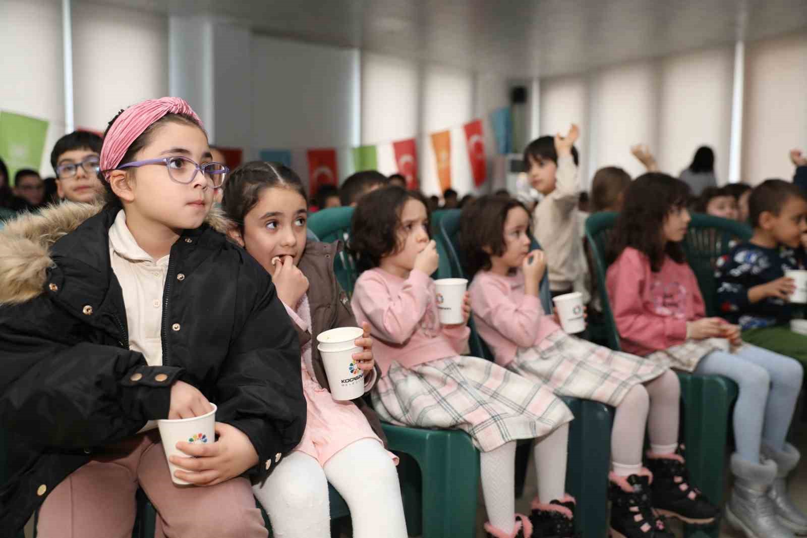 Başkan Çolakbayrakdar: "En kıymetli hazinemiz çocuklarımızın gülümsemesidir"
