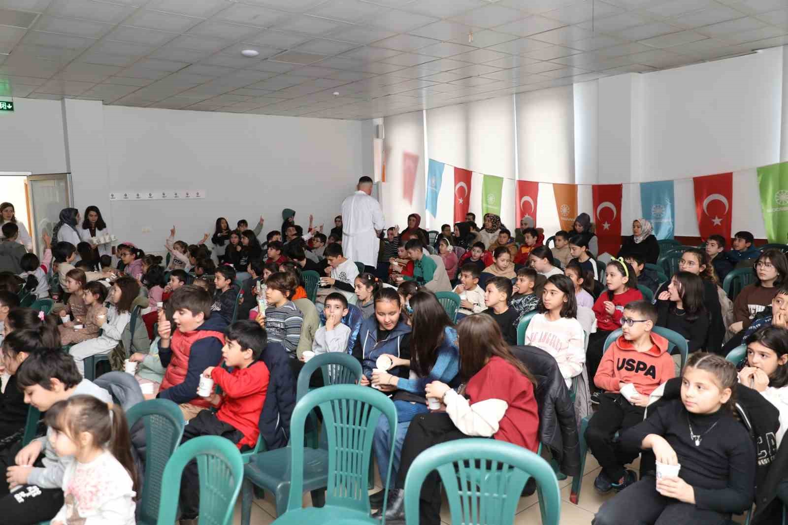 Başkan Çolakbayrakdar: "En kıymetli hazinemiz çocuklarımızın gülümsemesidir"
