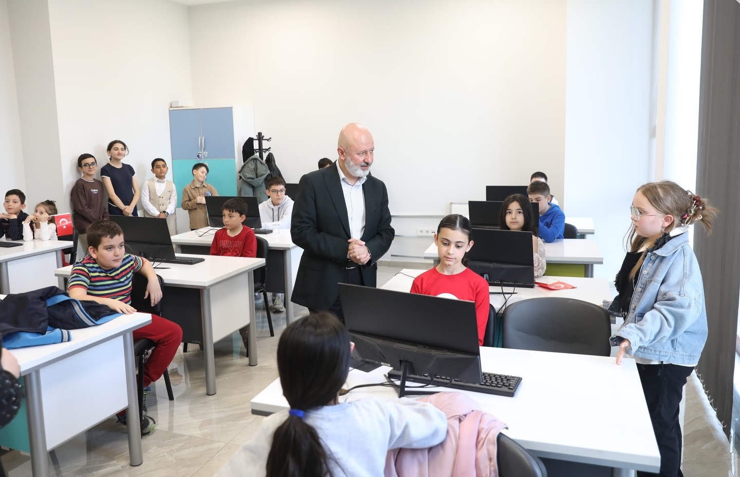 Başkan Çolakbayrakdar: "Gençlerimizin ürettiği her proje Türkiye’nin gücüne güç katacak"
