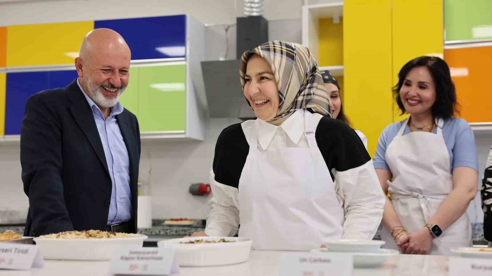 Başkan Çolakbayrakdar: "Hanım kardeşlerimiz Kocasinan Akademi’de üretiyor, kazanıyor"
