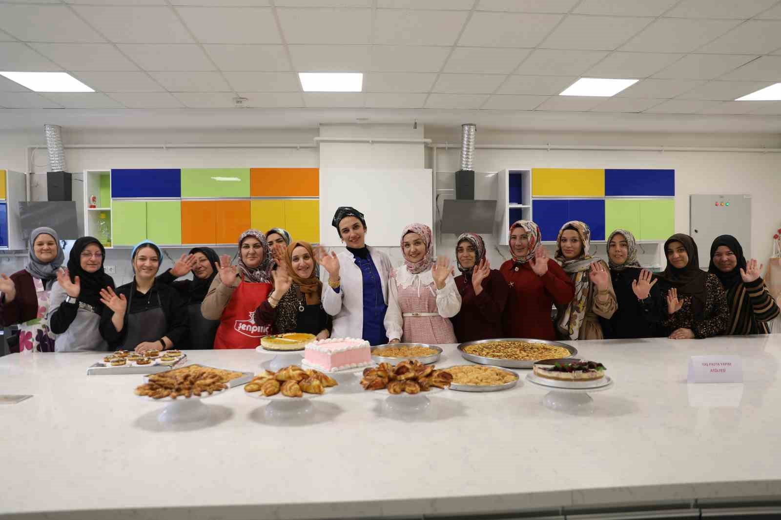 Başkan Çolakbayrakdar: "Hanım kardeşlerimiz Kocasinan Akademi’de üretiyor, kazanıyor"
