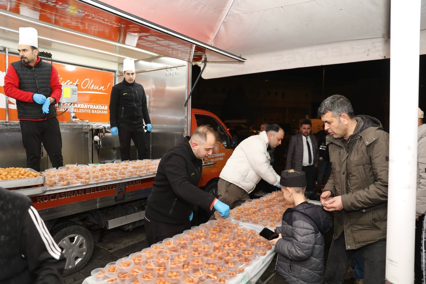 Başkan Çolakbayrakdar: "Hemşehrilerimizle Ramazan’ın güzelliklerini paylaşıyoruz"
Başkan Çolakbayrakdar: "Hemşehrilerimizle Ramazan’ın güzelliklerini paylaşıyoruz"