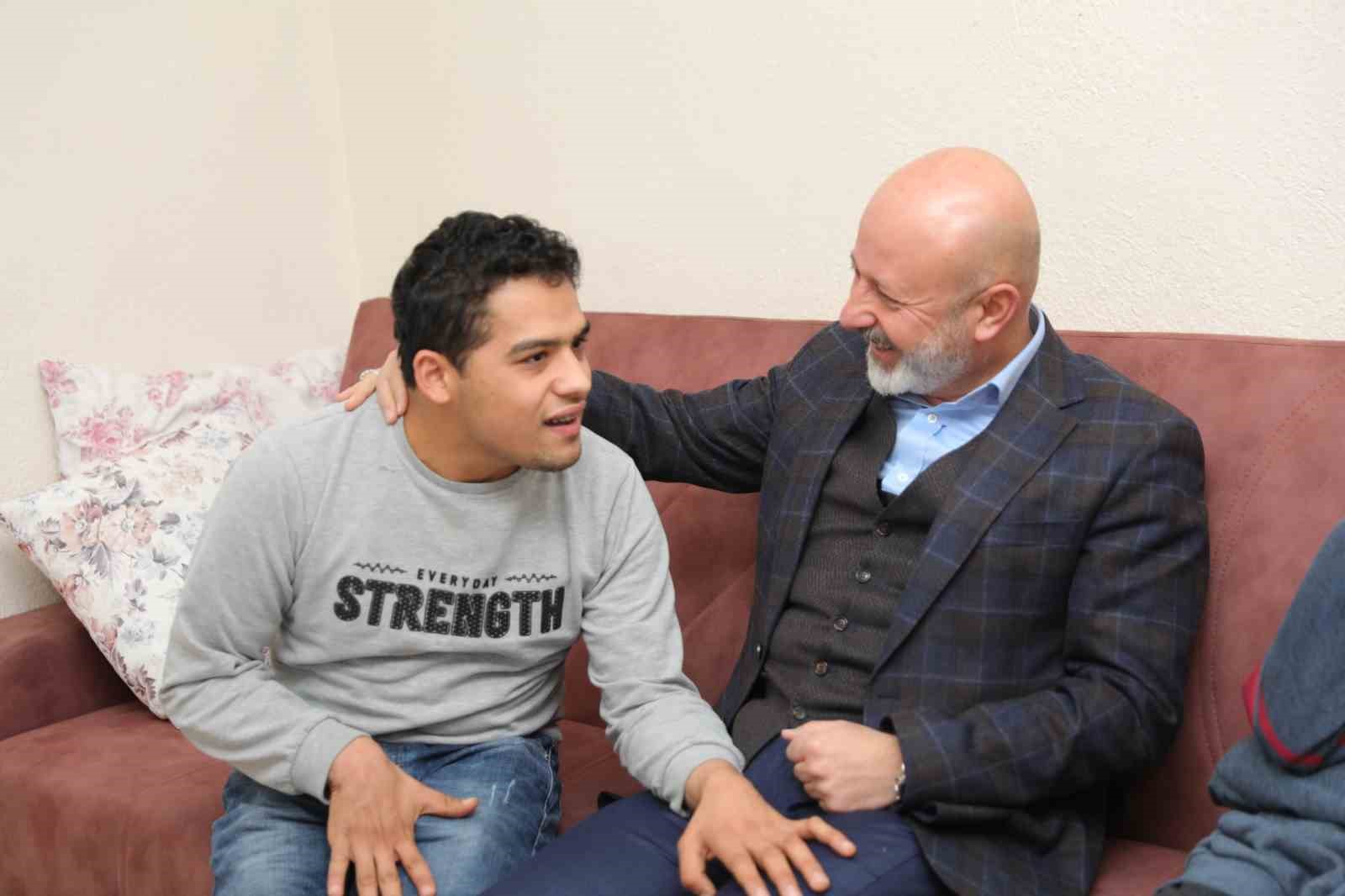 Başkan Çolakbayrakdar: "Her bir hemşehrimizin hayatına dokunacak hizmetler üretiyoruz"
