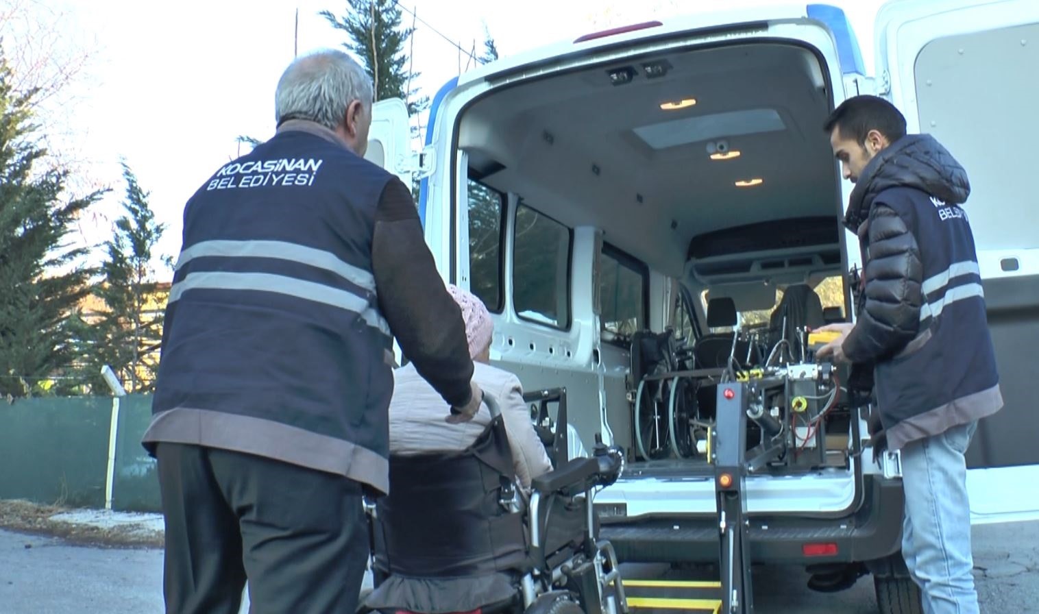 Başkan Çolakbayrakdar: "Her bir hemşehrimizin hayatına dokunacak hizmetler üretiyoruz"
