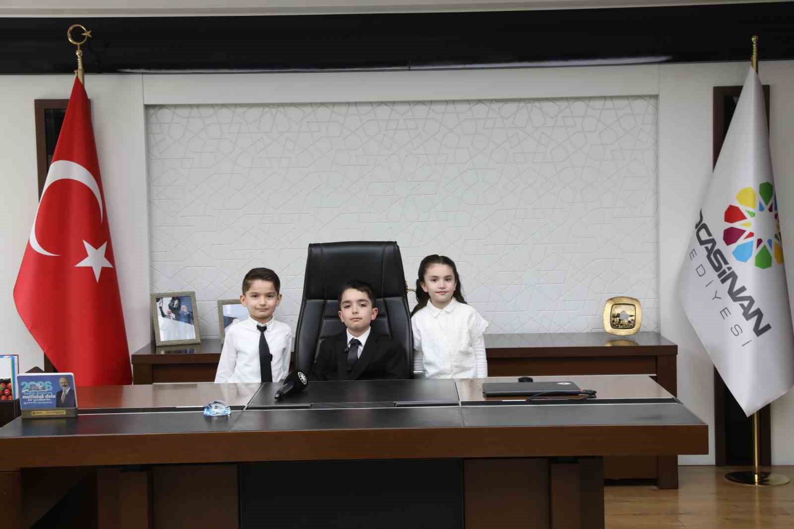 Başkan Çolakbayrakdar: "Her evladımızın mutlu olduğu bir şehir için çalışıyoruz"
