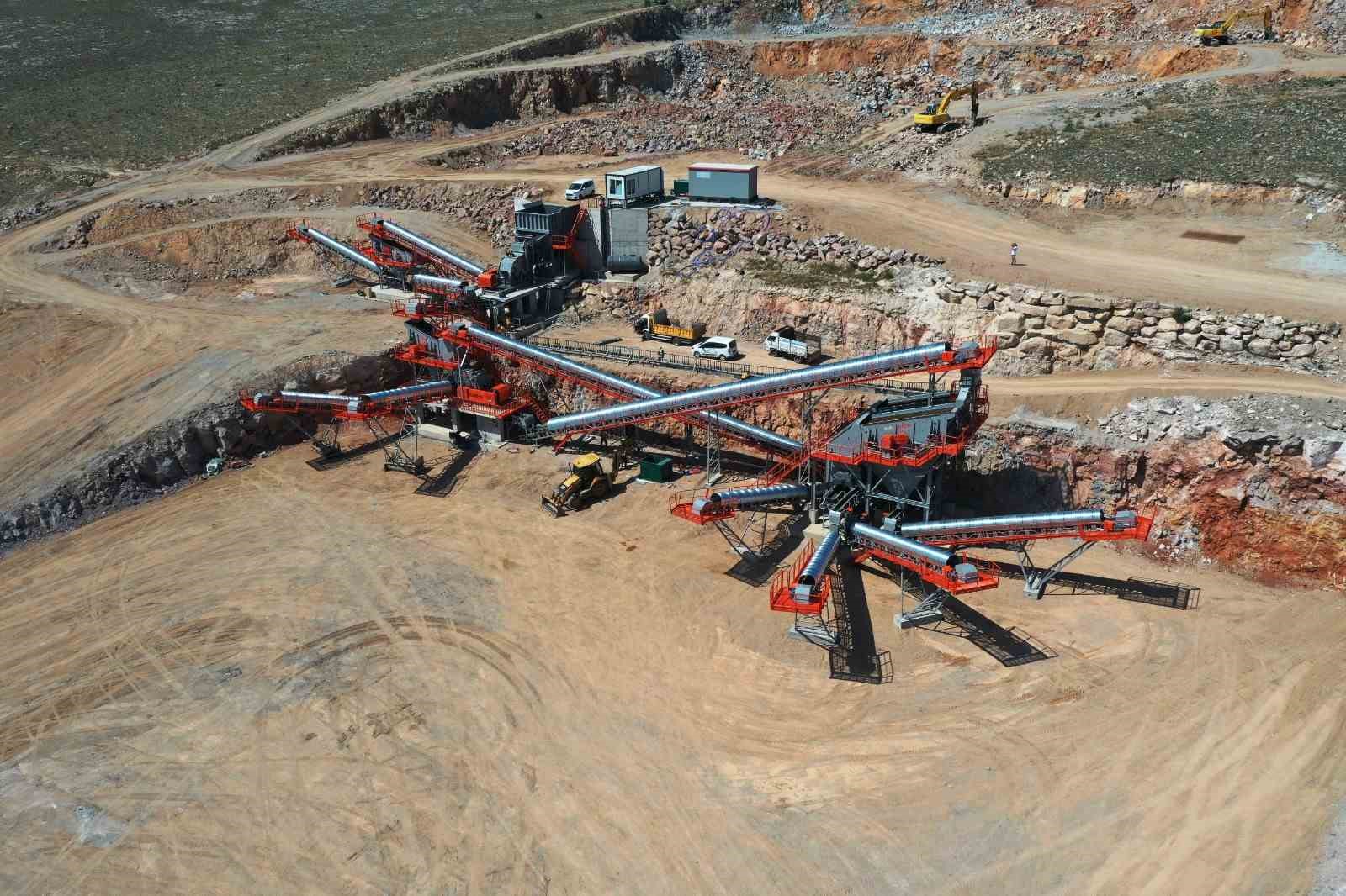 Başkan Çolakbayrakdar: "Kayseri’de tek, Türkiye’de sayılı agrega tesisimizle yeni rekora hazırlanıyoruz"
