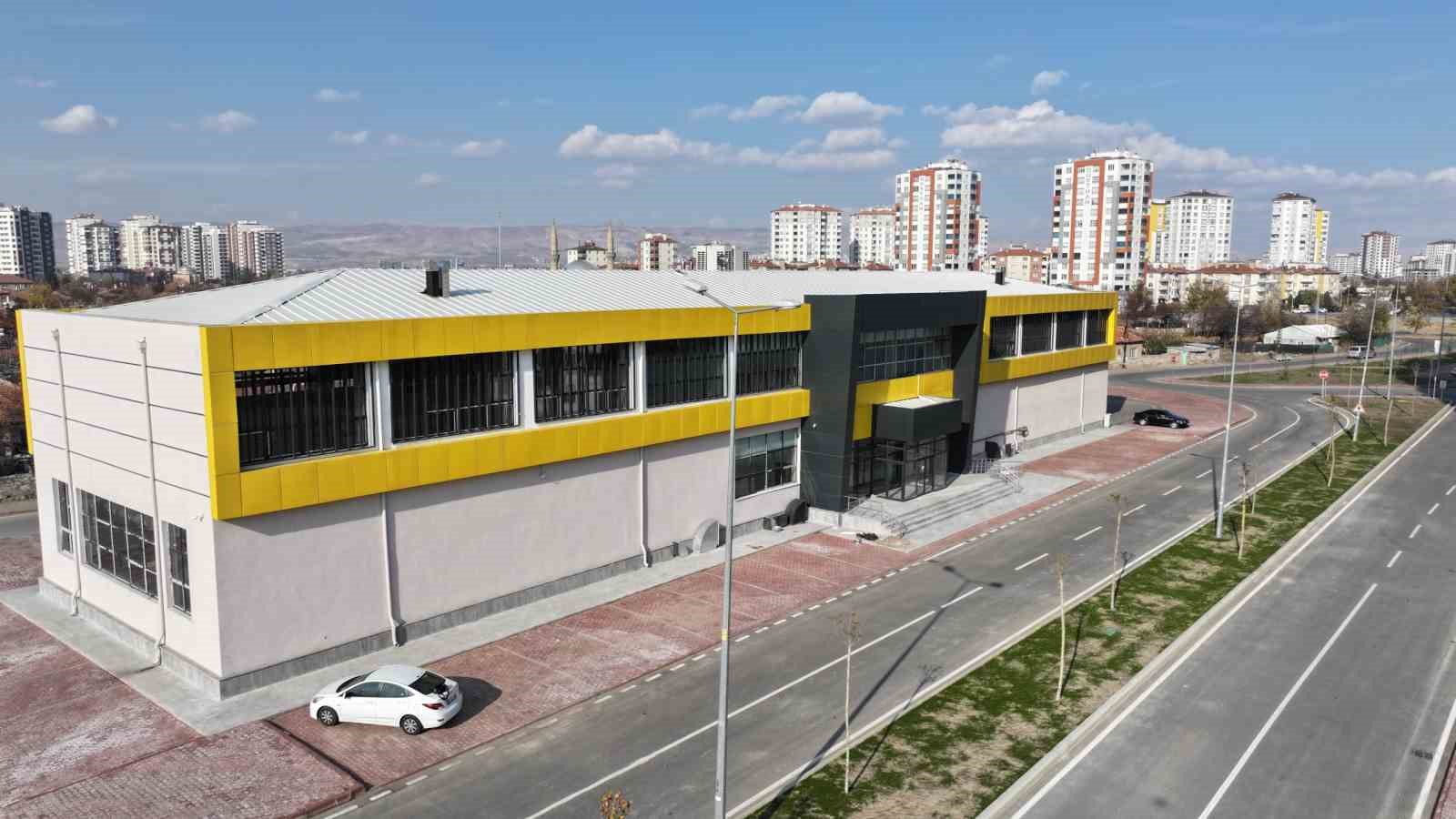 Başkan Çolakbayrakdar: "Kayseri’ye değer katan modern bir sosyal tesisi daha kazandırdık"
