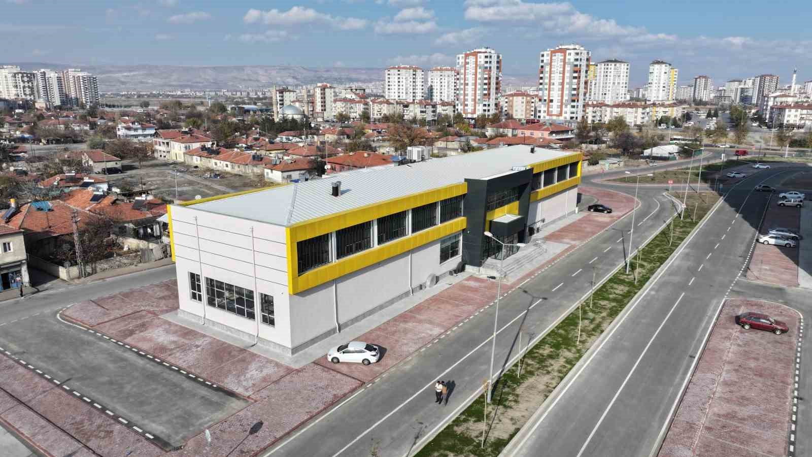 Başkan Çolakbayrakdar: "Kayseri’ye değer katan modern bir sosyal tesisi daha kazandırdık"
