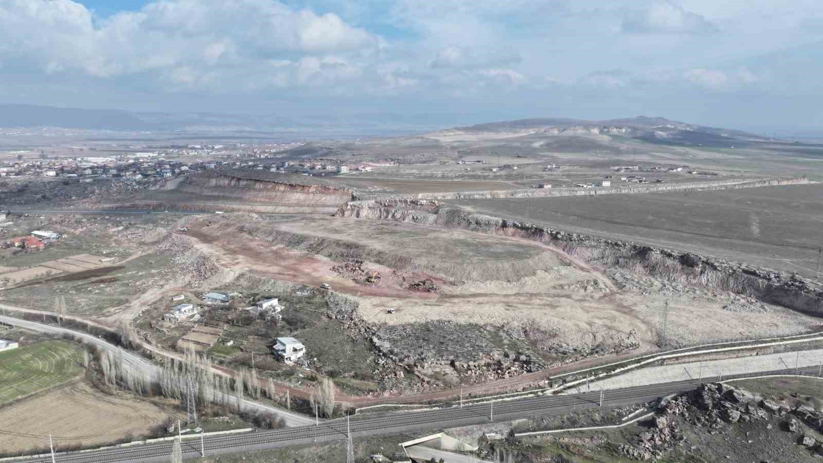 Başkan Çolakbayrakdar, "Kendi elektriğimizi üreterek milli gelire büyük katkı sağlayacağız"
