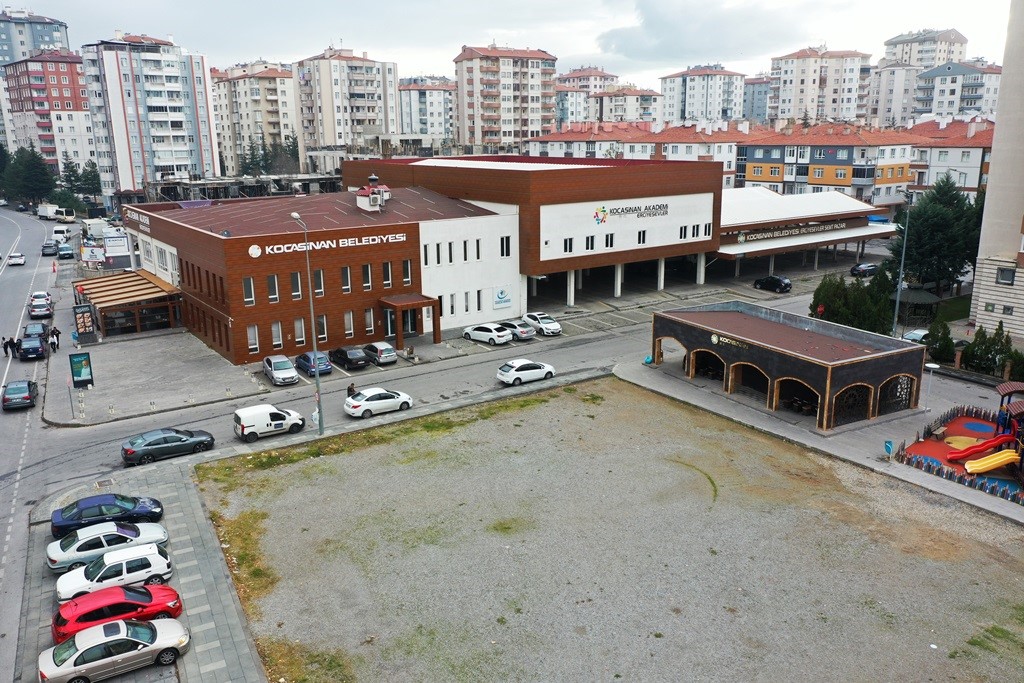 Başkan Çolakbayrakdar "Kocasinan, insan odaklı hizmetlerle altın çağını yaşıyor"
