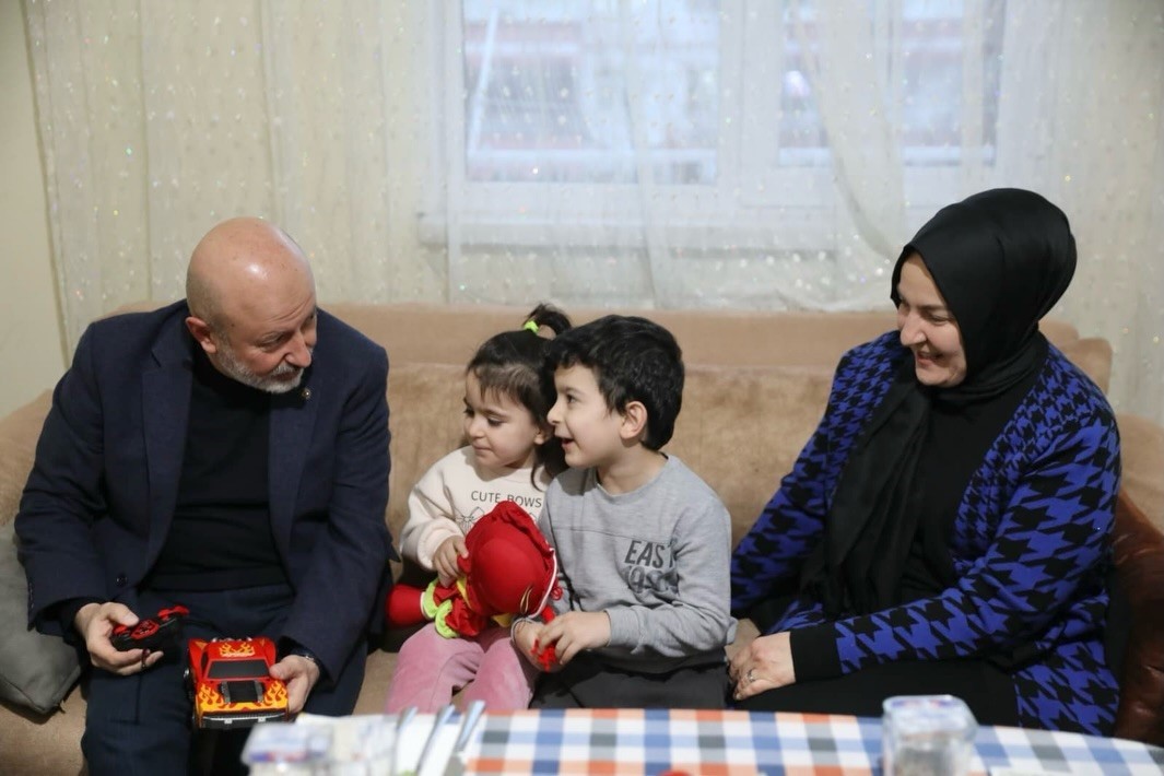 Başkan Çolakbayrakdar: "Ramazan’ın bereketini hemşehrilerimle aynı sofrada paylaşıyoruz"
