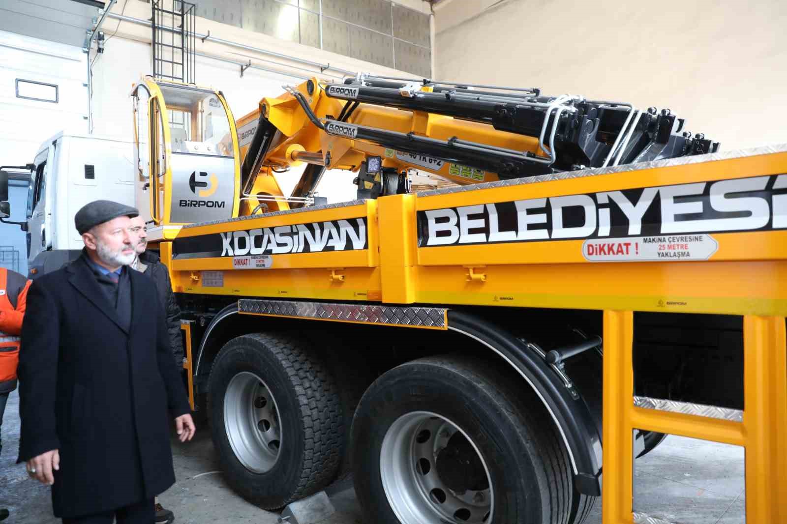 Başkan Çolakbayrakdar: "Şehrimizin ihtiyaçlarını fabrika gibi çalışan kendi atölyelerimizde üretiyoruz"
