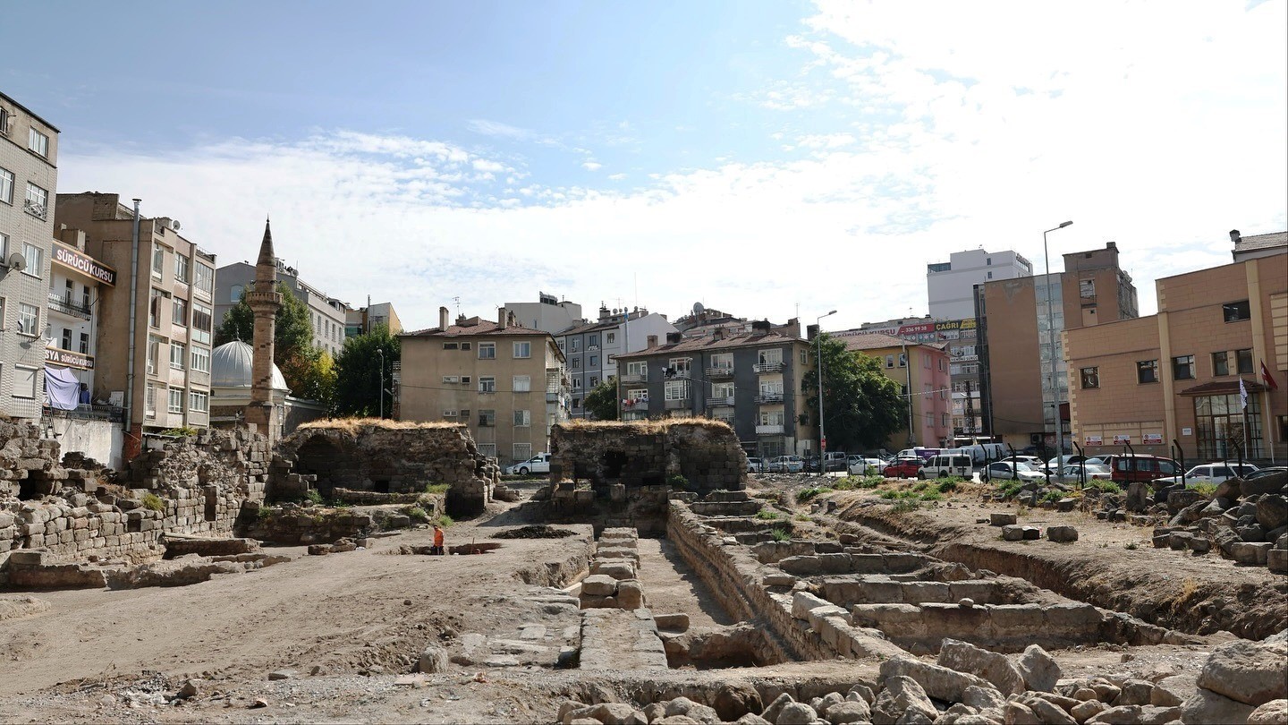 Başkan Çolakbayrakdar: "Şehrimizin ilk medresesi, şehir akademisi kimliğiyle yeniden hayat bulacak"
